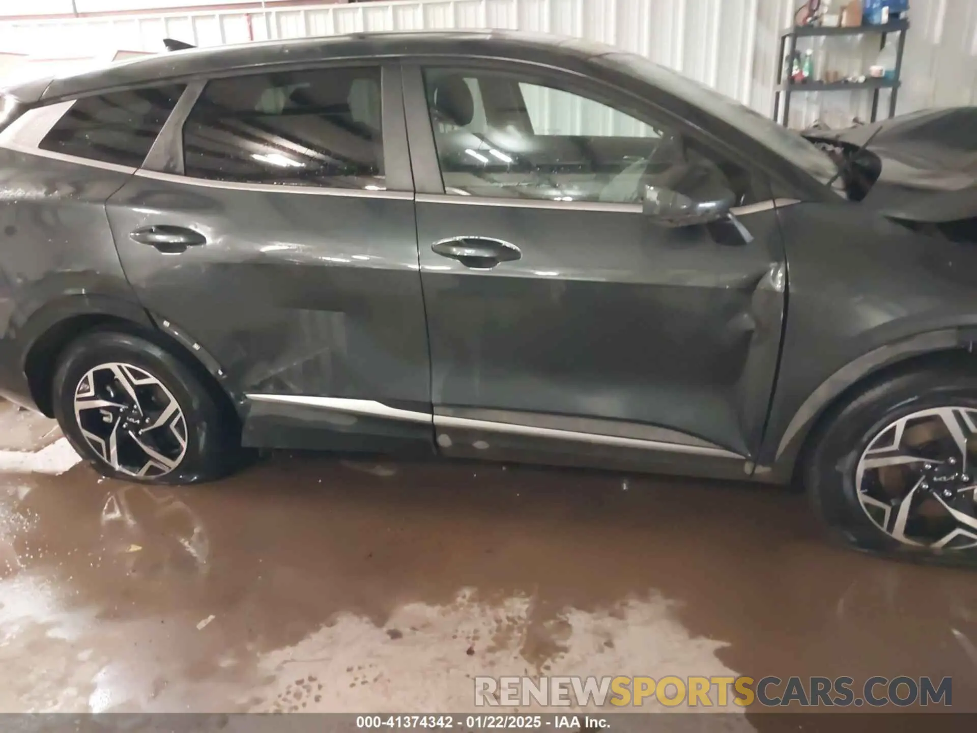 14 fotografías del automóvil dañado KNDPU3DF1R7237880 KIA SPORTAGE 2024