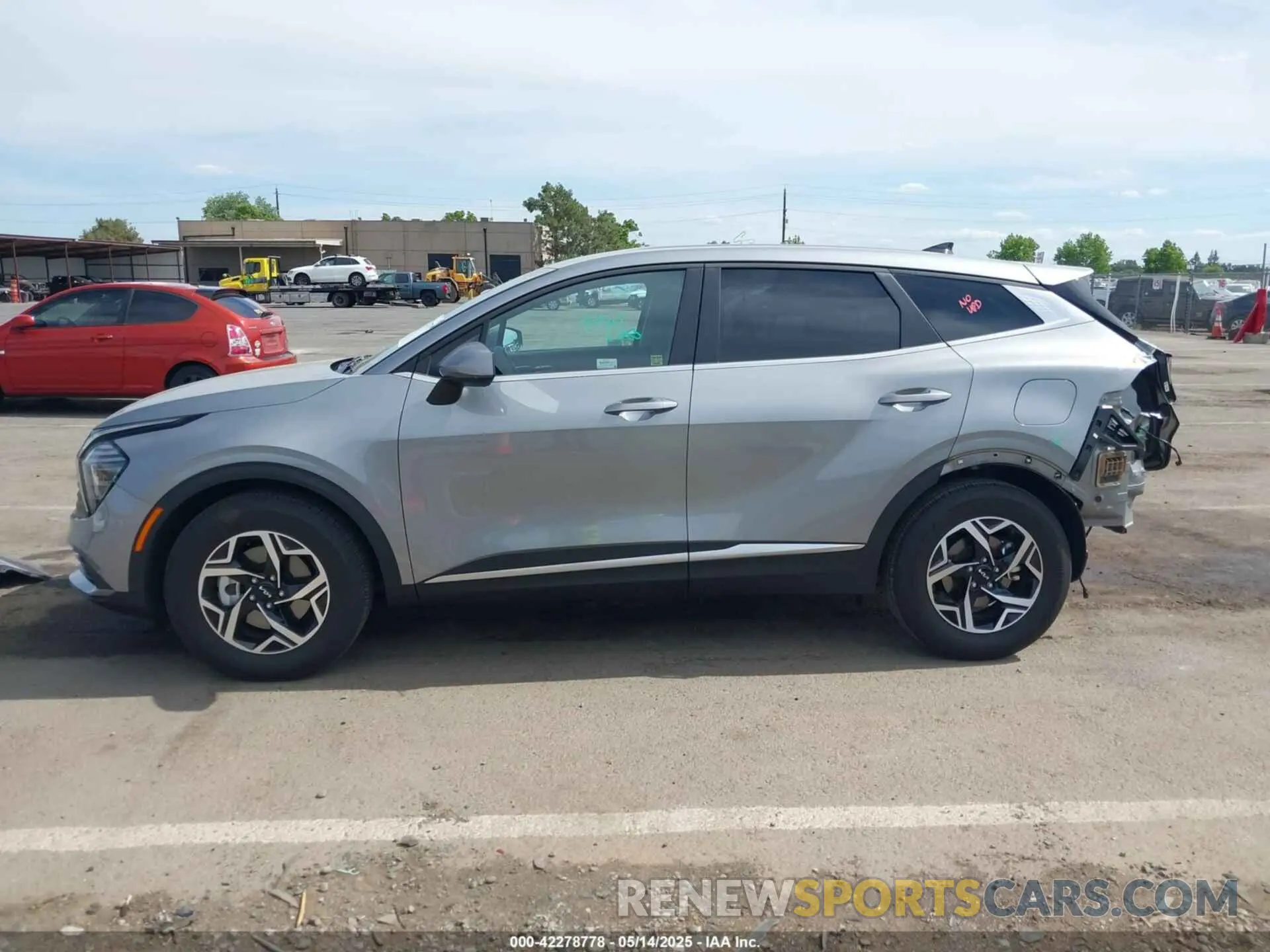 15 fotografías del automóvil dañado KNDPU3DF2R7316703 KIA SPORTAGE 2024