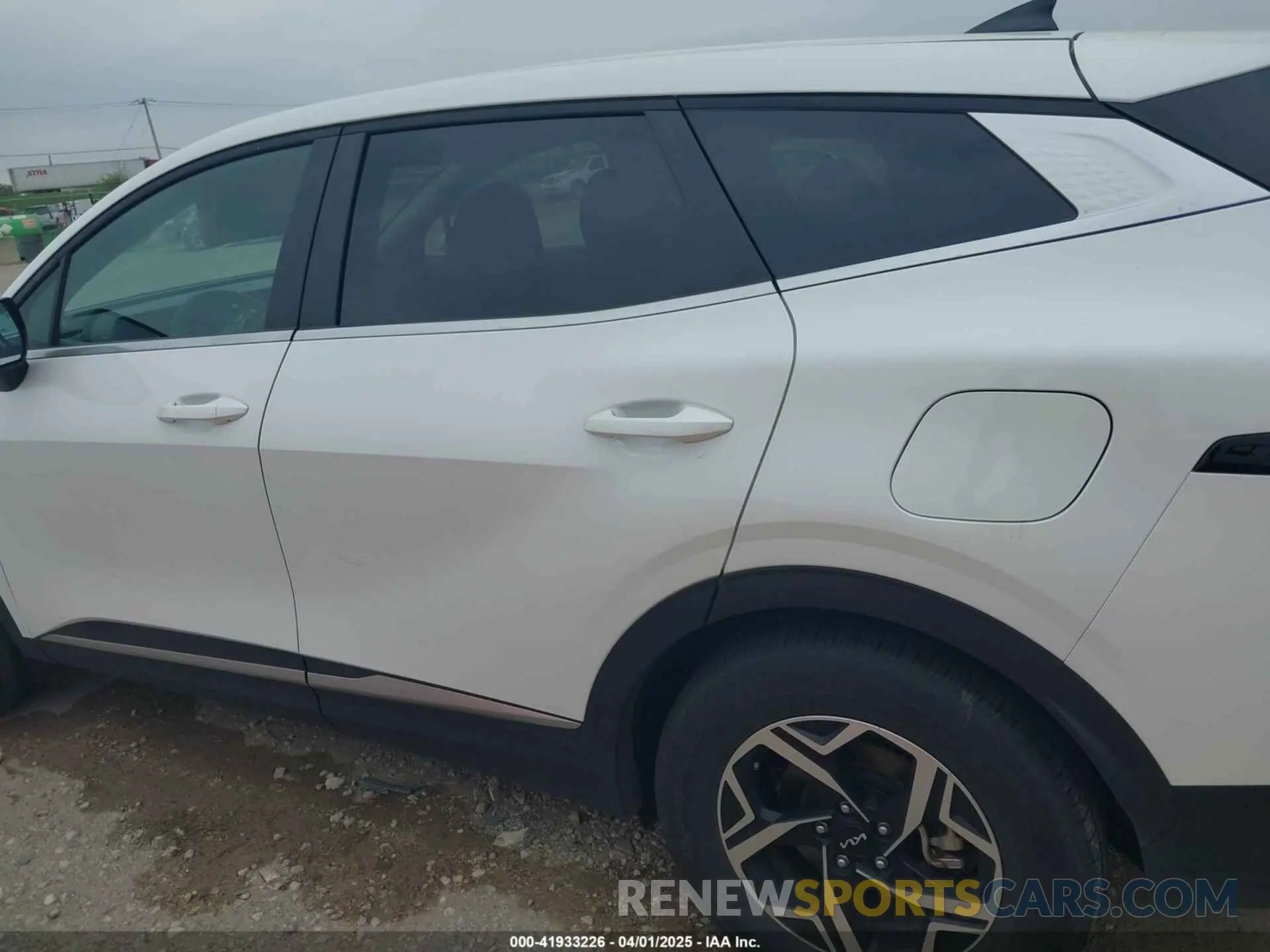 14 fotografías del automóvil dañado KNDPU3DF3R7283856 KIA SPORTAGE 2024