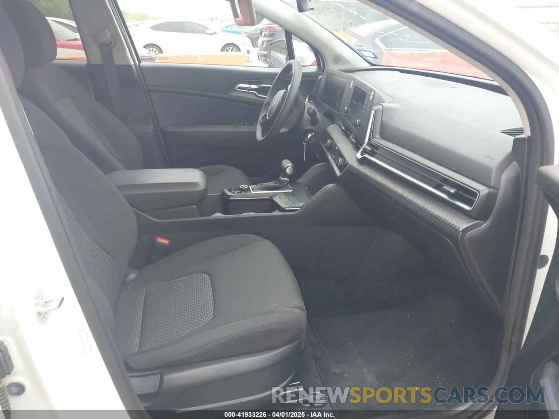 5 fotografías del automóvil dañado KNDPU3DF3R7283856 KIA SPORTAGE 2024