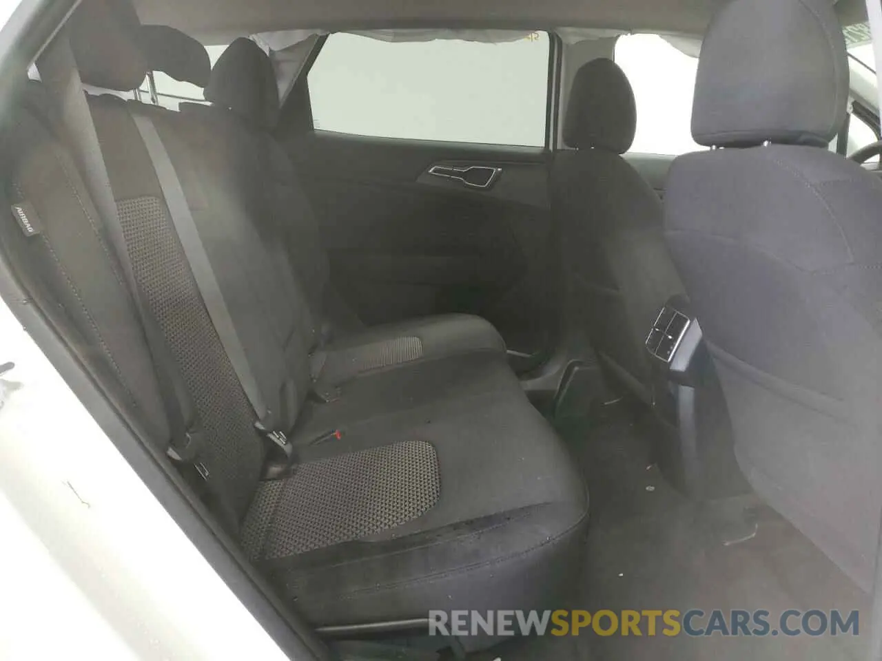 11 fotografías del automóvil dañado KNDPU3DF7R7263514 KIA SPORTAGE 2024