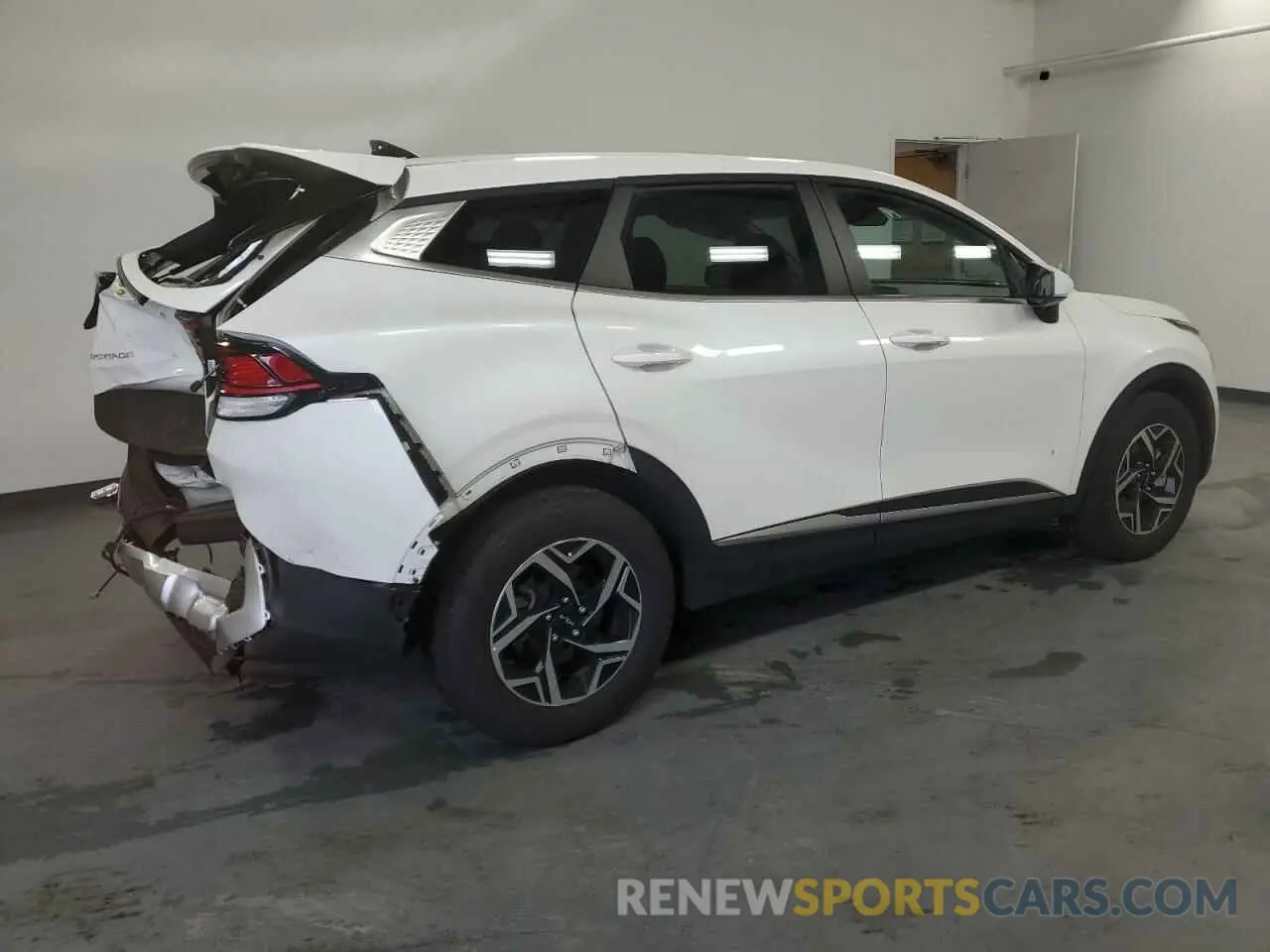 3 fotografías del automóvil dañado KNDPU3DF7R7263514 KIA SPORTAGE 2024