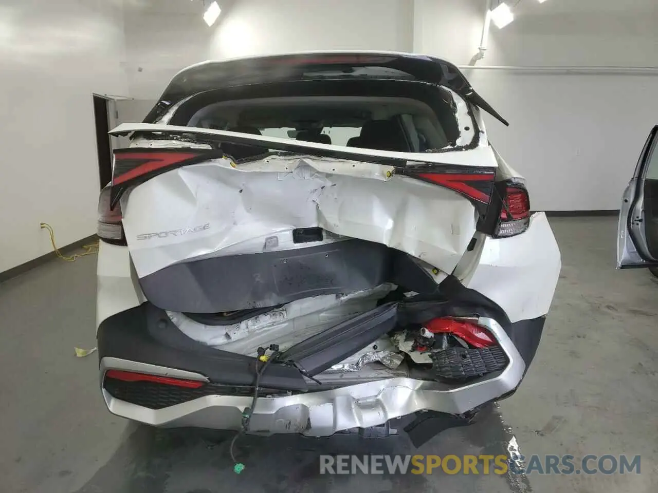 6 fotografías del automóvil dañado KNDPU3DF7R7263514 KIA SPORTAGE 2024