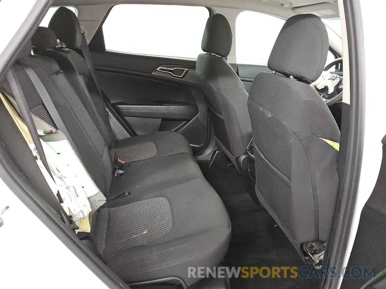 11 fotografías del automóvil dañado KNDPU3DF7R7294861 KIA SPORTAGE 2024