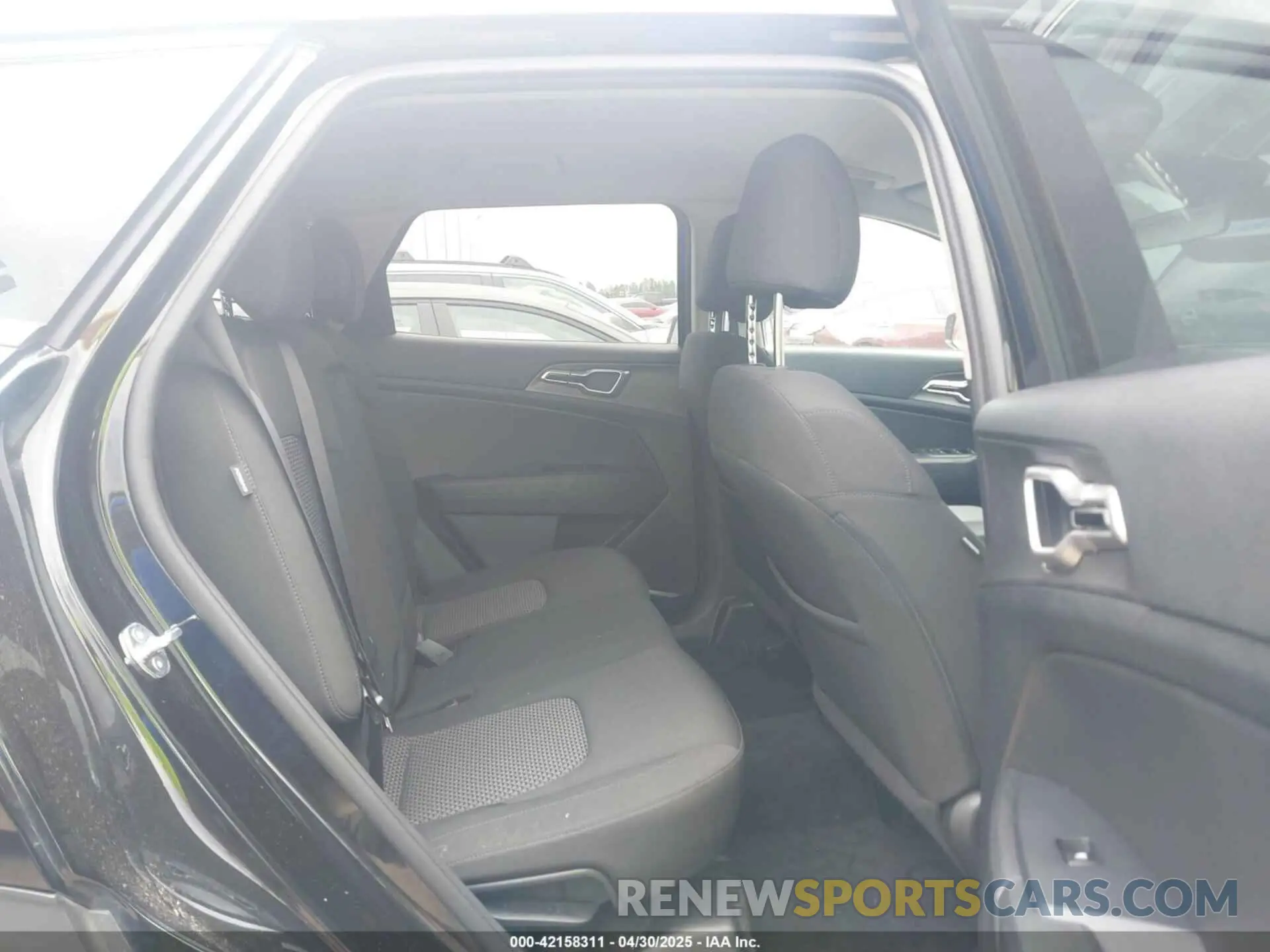 8 fotografías del automóvil dañado KNDPU3DFXR7285359 KIA SPORTAGE 2024