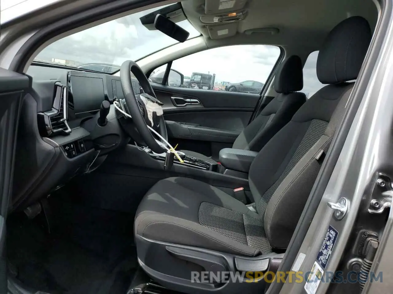 7 fotografías del automóvil dañado KNDPU3DG9R7120234 KIA SPORTAGE 2024