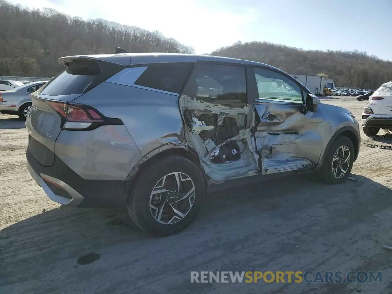 3 fotografías del automóvil dañado KNDPUCDF0R7265881 KIA SPORTAGE 2024