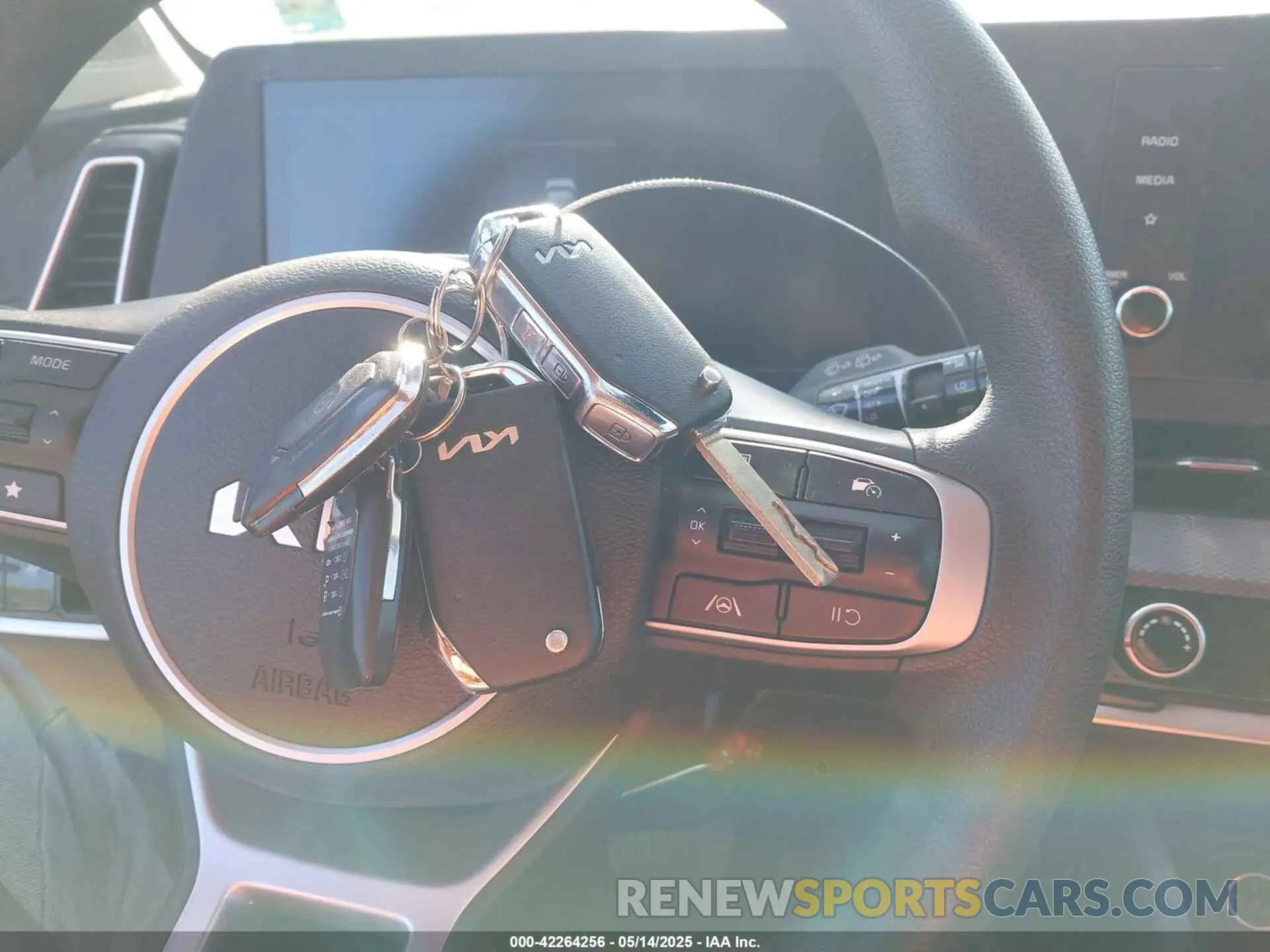 11 fotografías del automóvil dañado KNDPUCDF1R7241167 KIA SPORTAGE 2024
