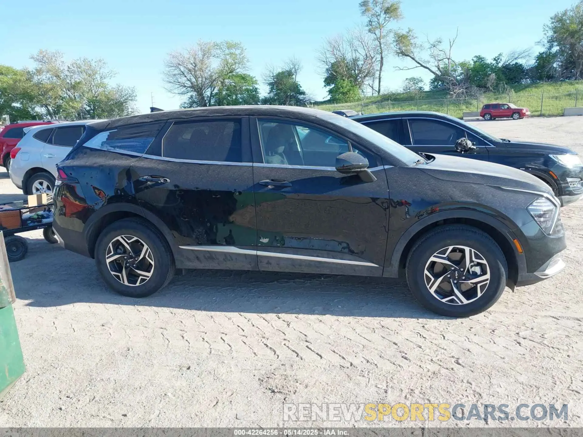 14 fotografías del automóvil dañado KNDPUCDF1R7241167 KIA SPORTAGE 2024