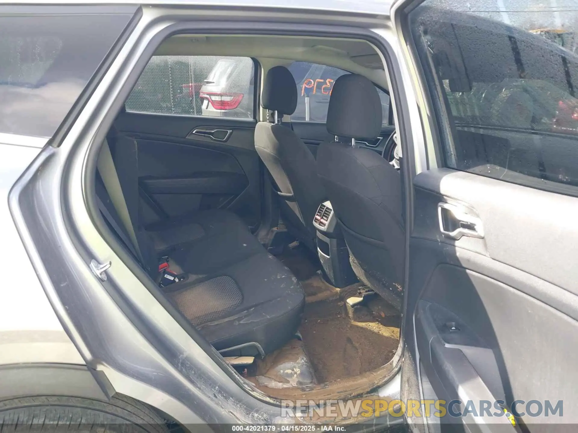 5 fotografías del automóvil dañado KNDPUCDF2R7223275 KIA SPORTAGE 2024