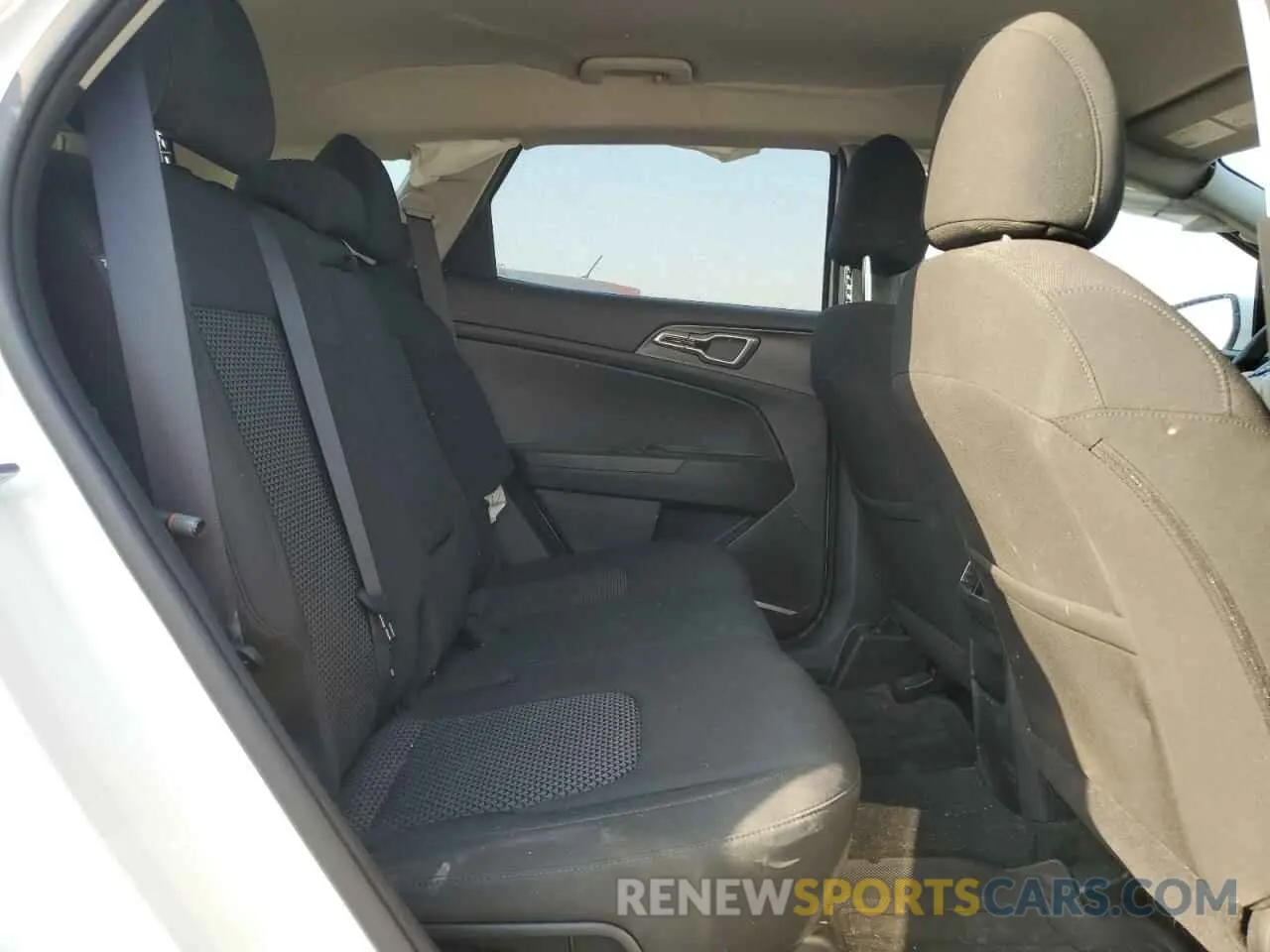 11 fotografías del automóvil dañado KNDPUCDF3R7237721 KIA SPORTAGE 2024