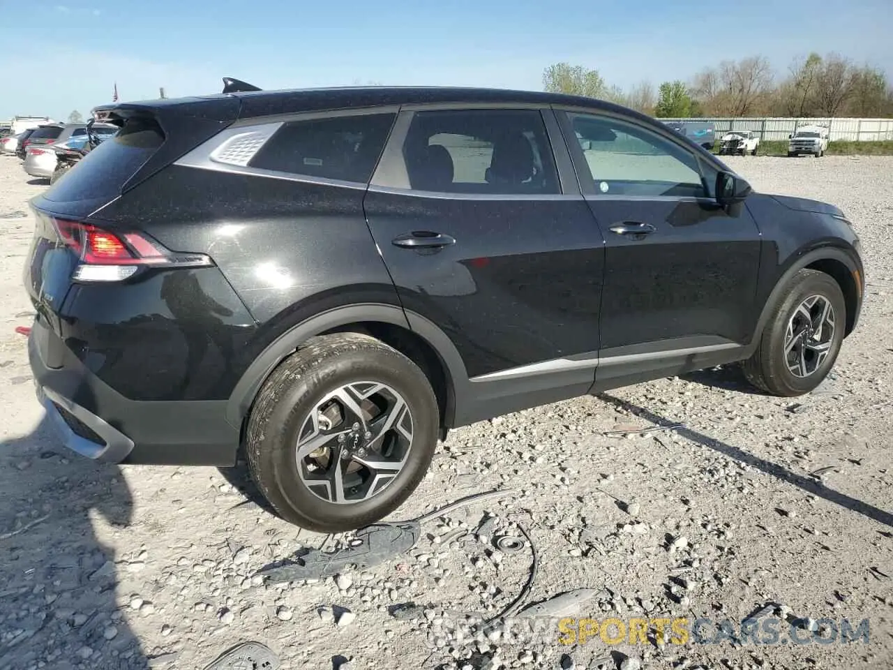 3 fotografías del automóvil dañado KNDPUCDF3R7250565 KIA SPORTAGE 2024