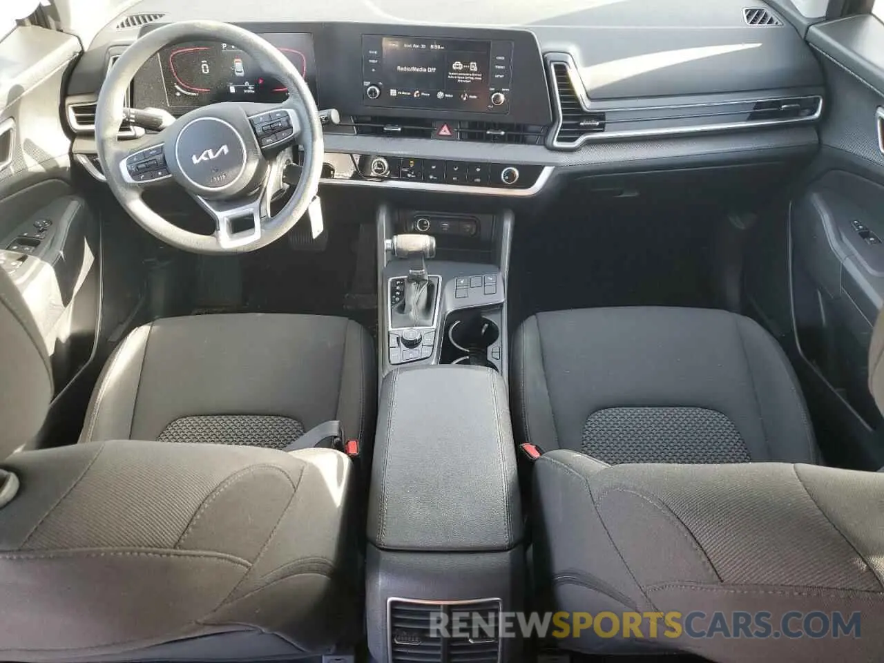 8 fotografías del automóvil dañado KNDPUCDF3R7250565 KIA SPORTAGE 2024