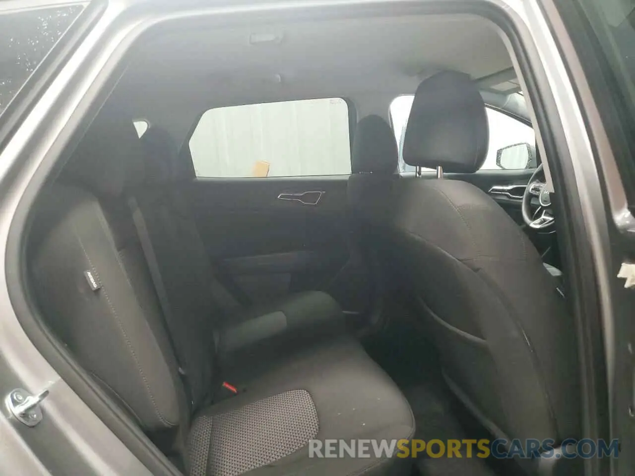 11 fotografías del automóvil dañado KNDPUCDF3R7303636 KIA SPORTAGE 2024