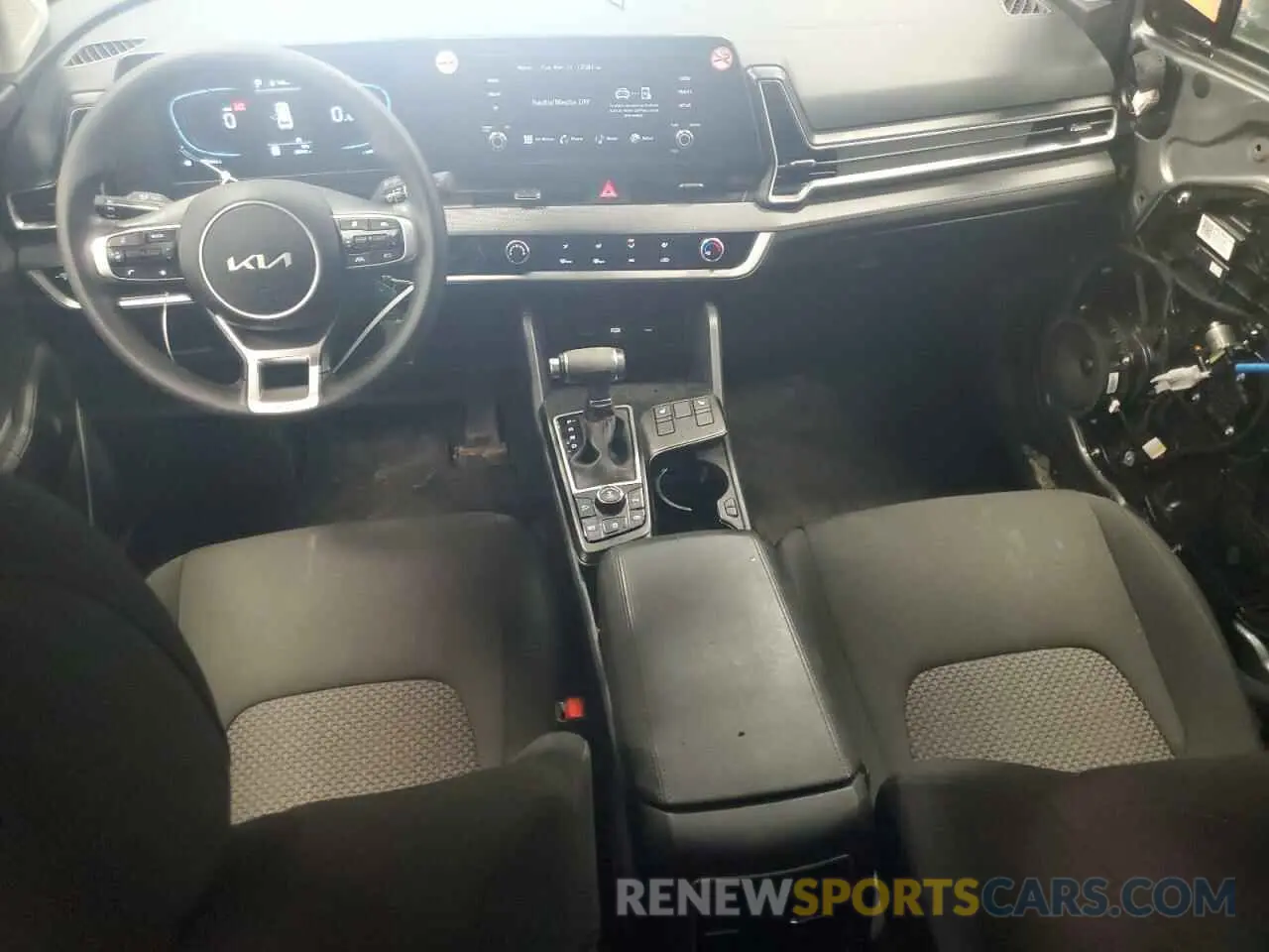 8 fotografías del automóvil dañado KNDPUCDF3R7303636 KIA SPORTAGE 2024