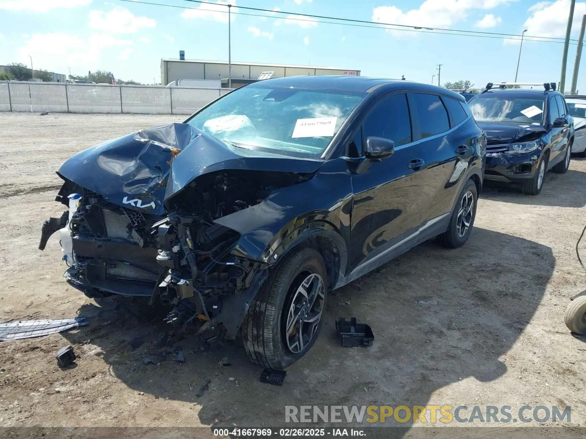 2 fotografías del automóvil dañado KNDPUCDF4R7238196 KIA SPORTAGE 2024