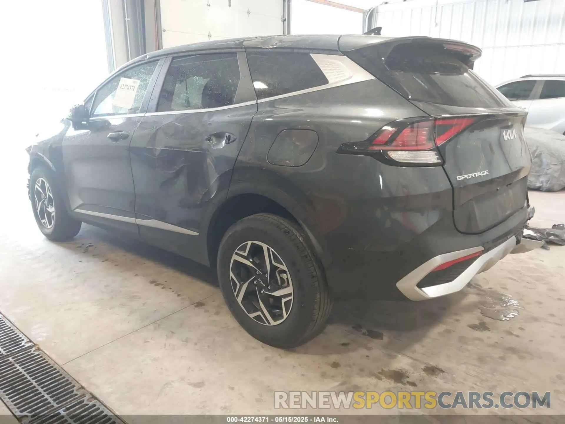 3 fotografías del automóvil dañado KNDPUCDF4R7296180 KIA SPORTAGE 2024