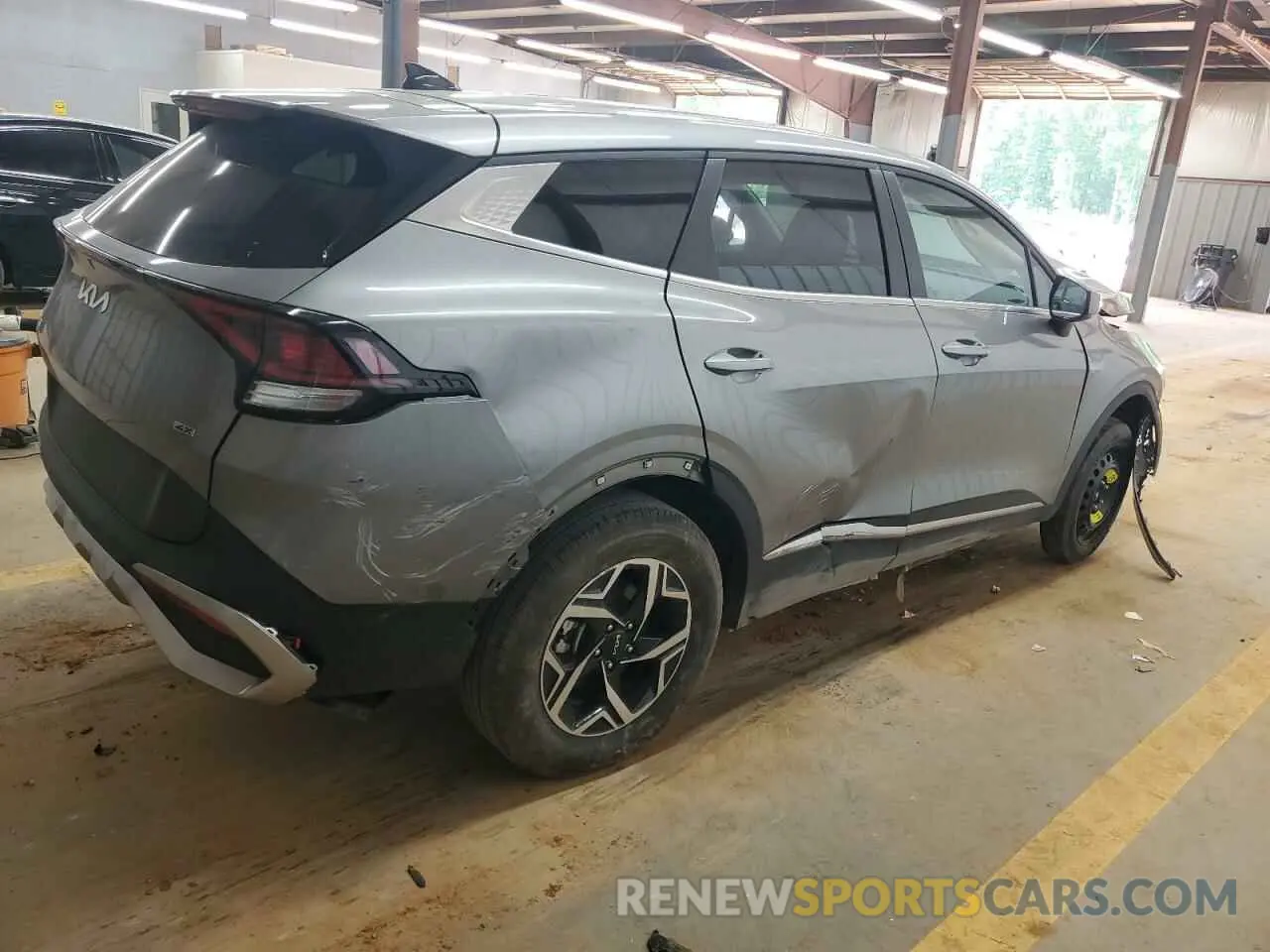 3 fotografías del automóvil dañado KNDPUCDF5R7315612 KIA SPORTAGE 2024