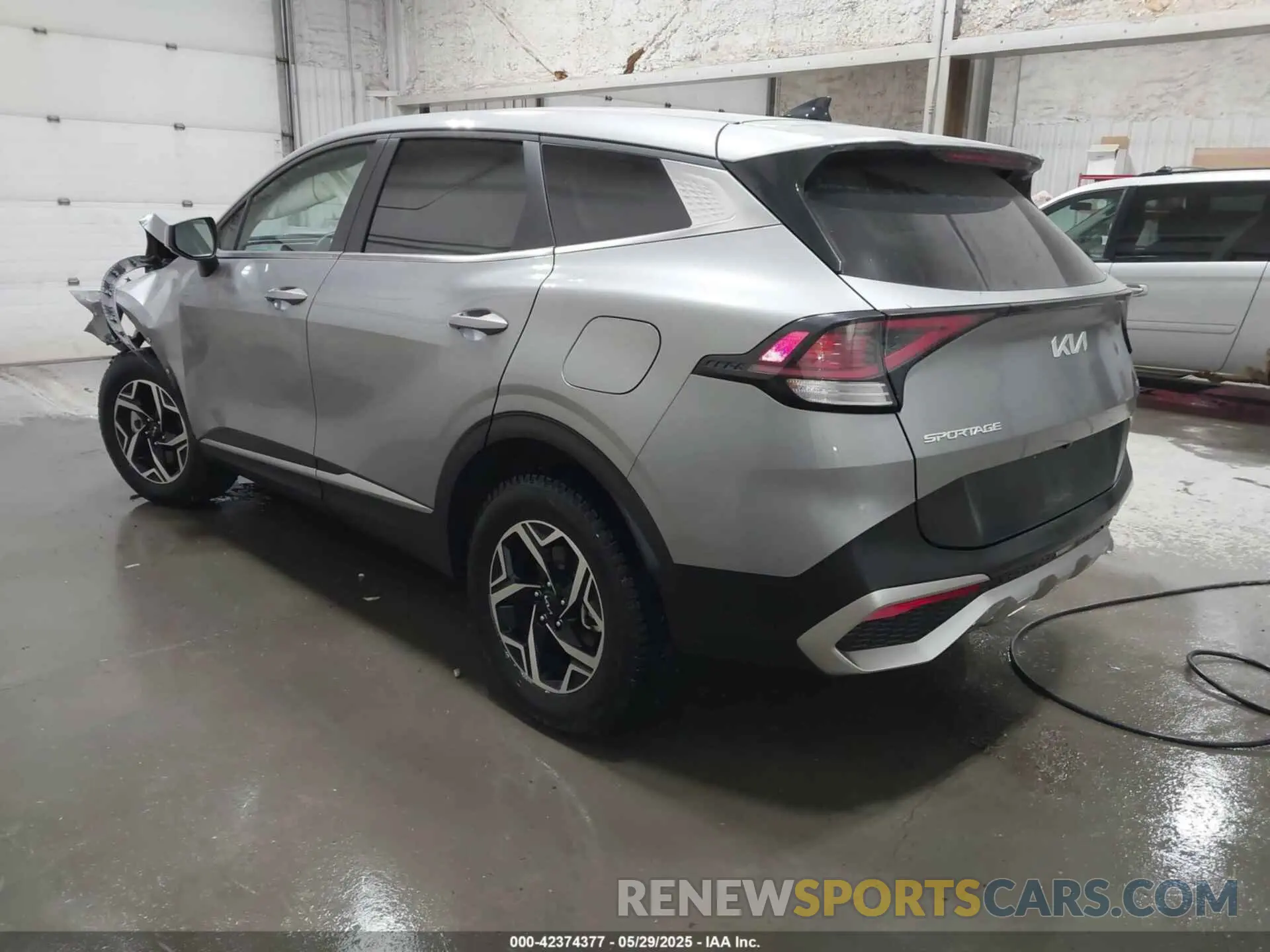 3 fotografías del automóvil dañado KNDPUCDF6R7283348 KIA SPORTAGE 2024