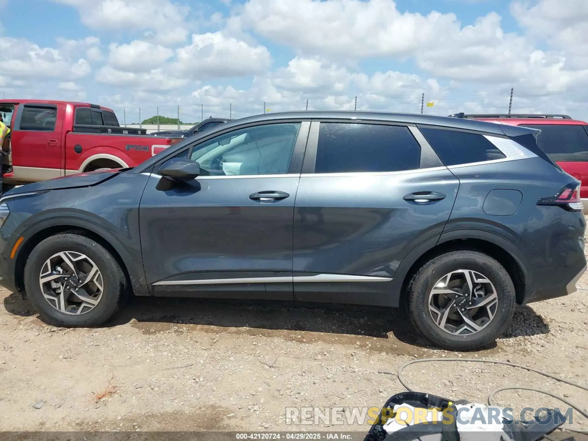 14 fotografías del automóvil dañado KNDPUCDF6R7283396 KIA SPORTAGE 2024
