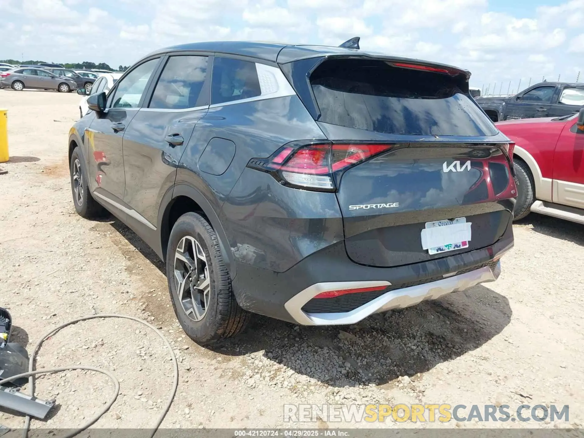 3 fotografías del automóvil dañado KNDPUCDF6R7283396 KIA SPORTAGE 2024