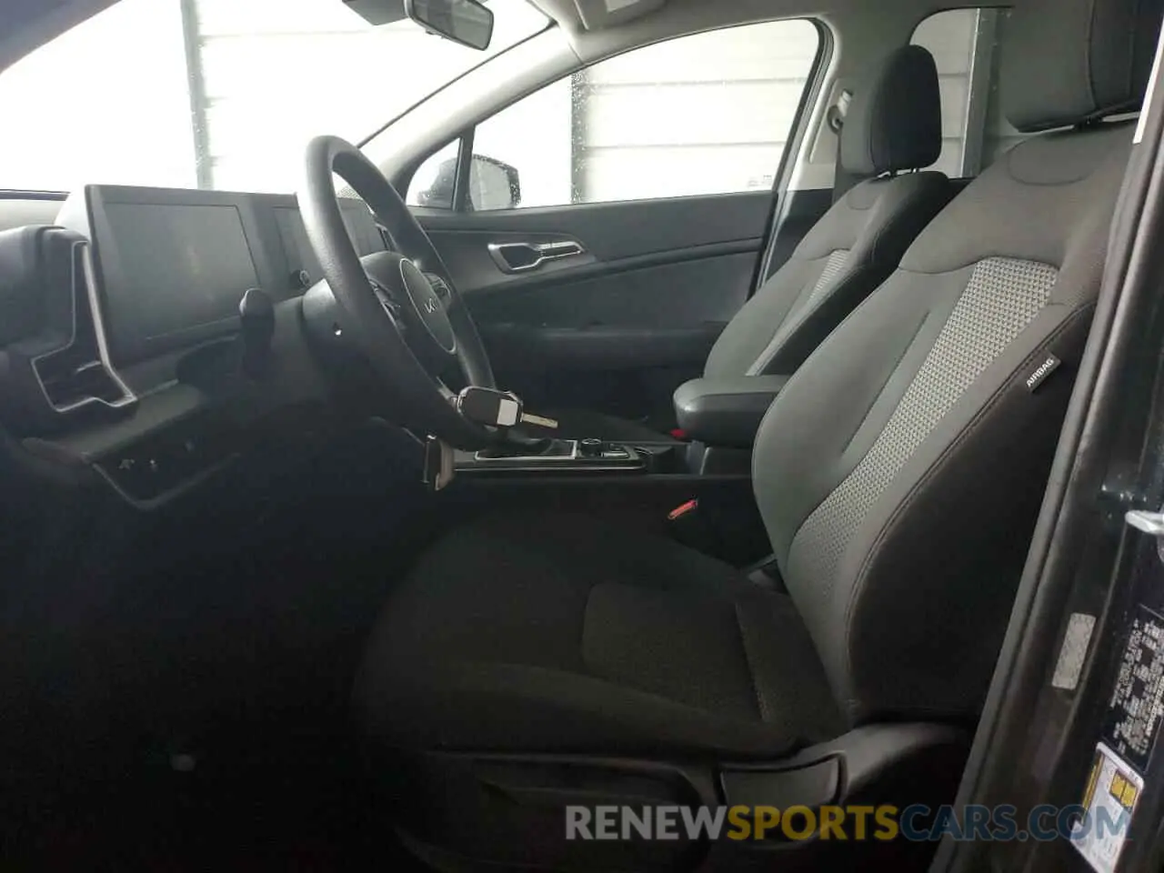 7 fotografías del automóvil dañado KNDPUCDF7R7312324 KIA SPORTAGE 2024