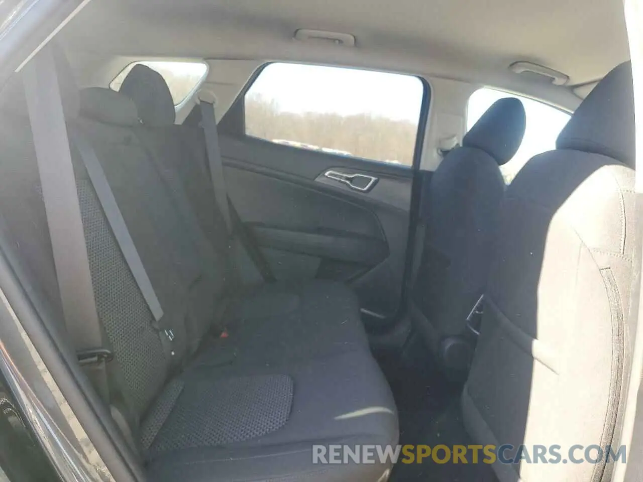 11 fotografías del automóvil dañado KNDPUCDF8R7238055 KIA SPORTAGE 2024