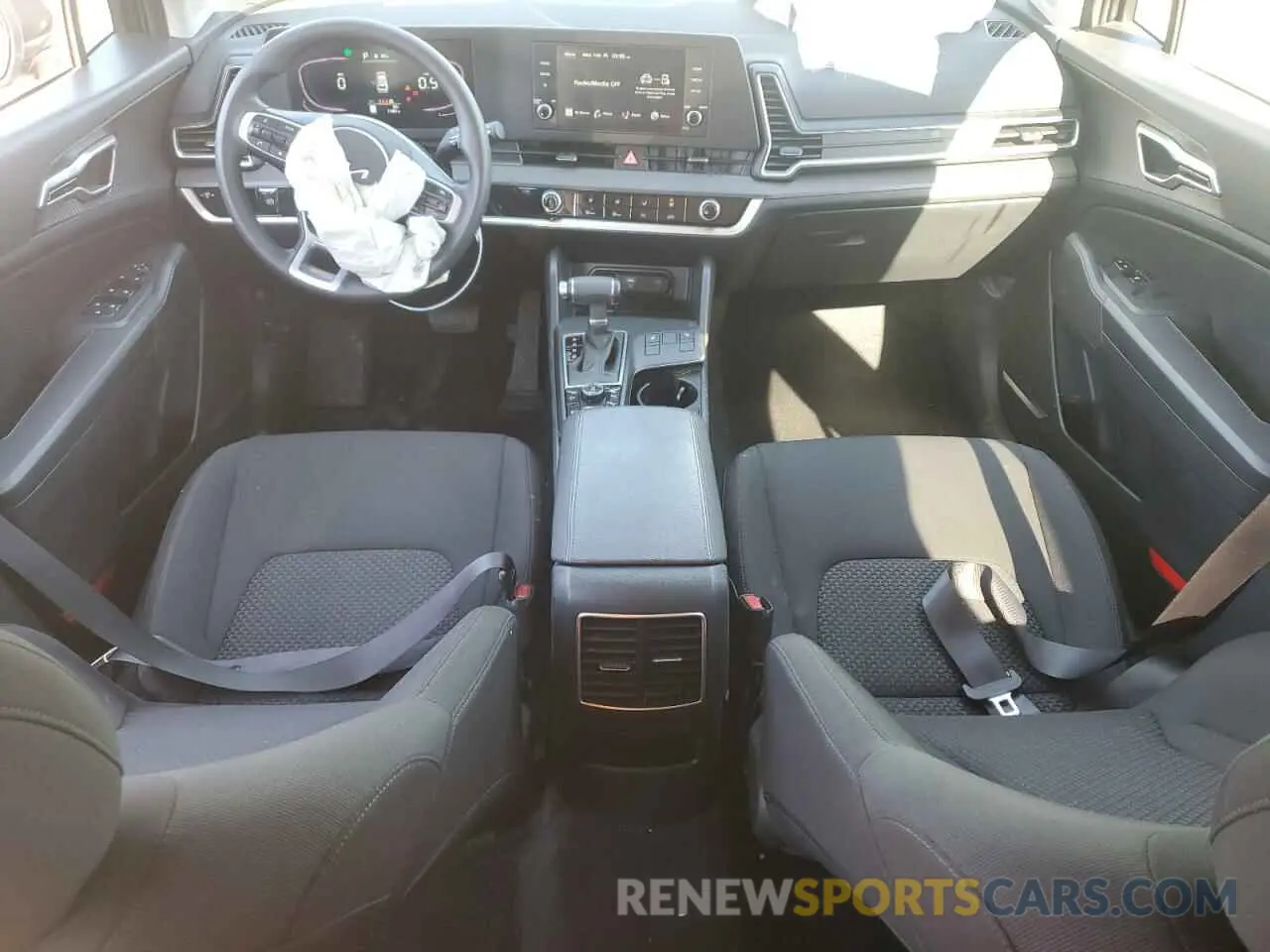 8 fotografías del automóvil dañado KNDPUCDF8R7238055 KIA SPORTAGE 2024