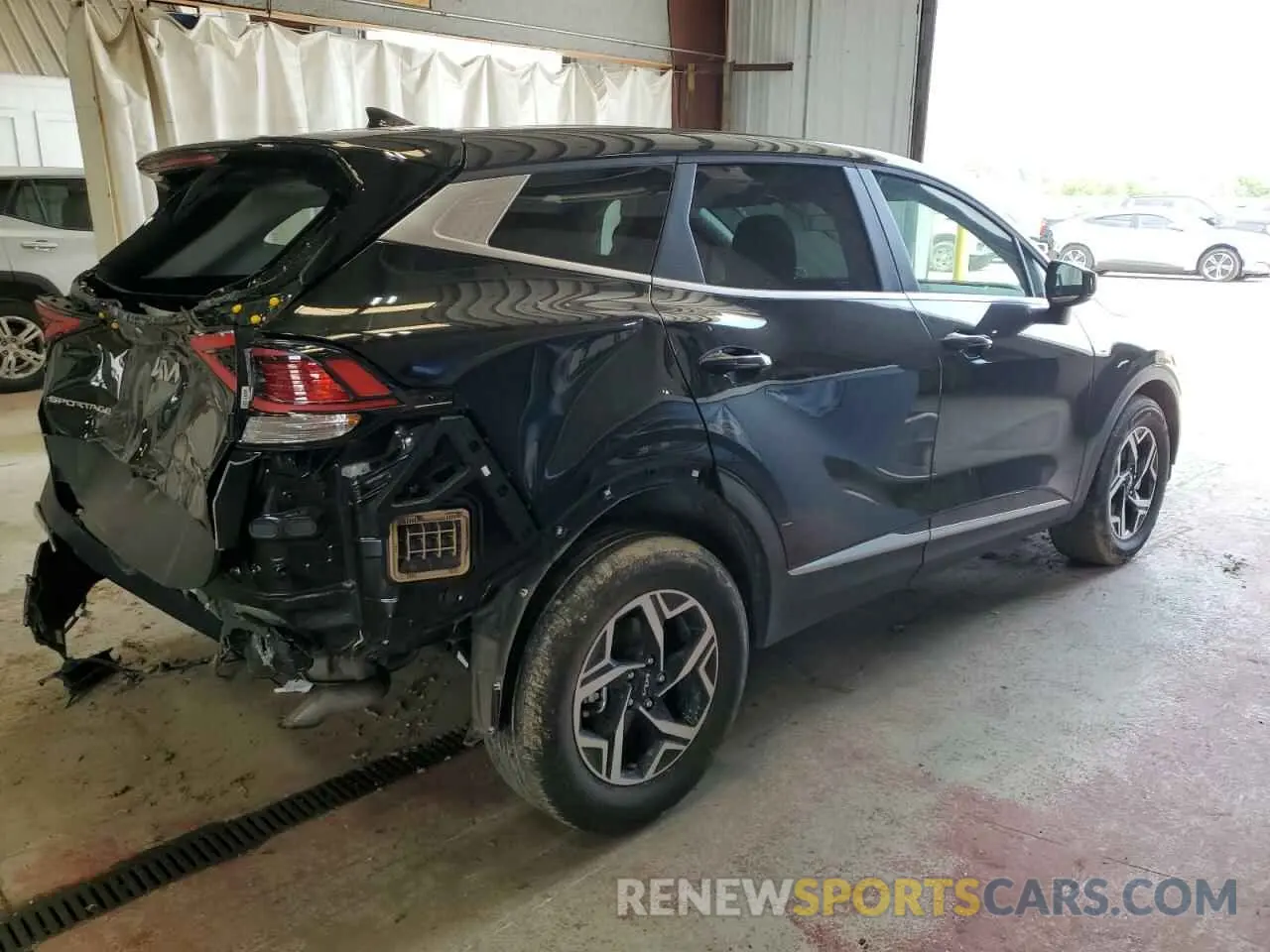 3 fotografías del automóvil dañado KNDPUCDF8R7323624 KIA SPORTAGE 2024