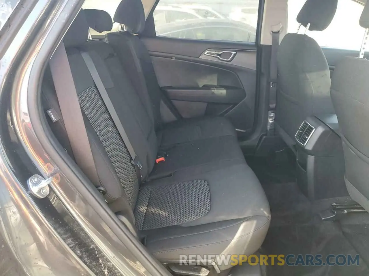 11 fotografías del automóvil dañado KNDPUCDFXR7243354 KIA SPORTAGE 2024