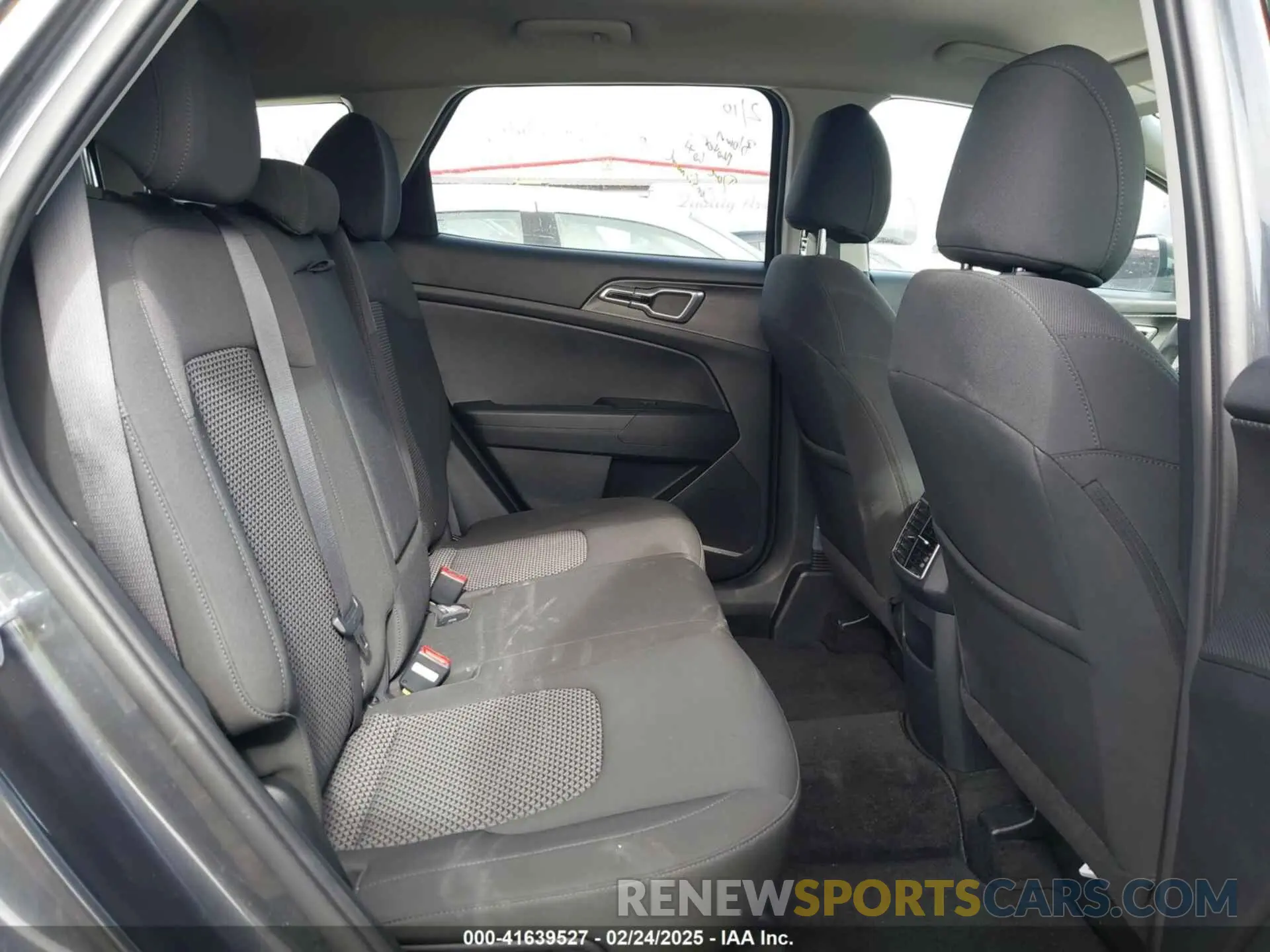 8 fotografías del automóvil dañado KNDPUCDFXR7308560 KIA SPORTAGE 2024