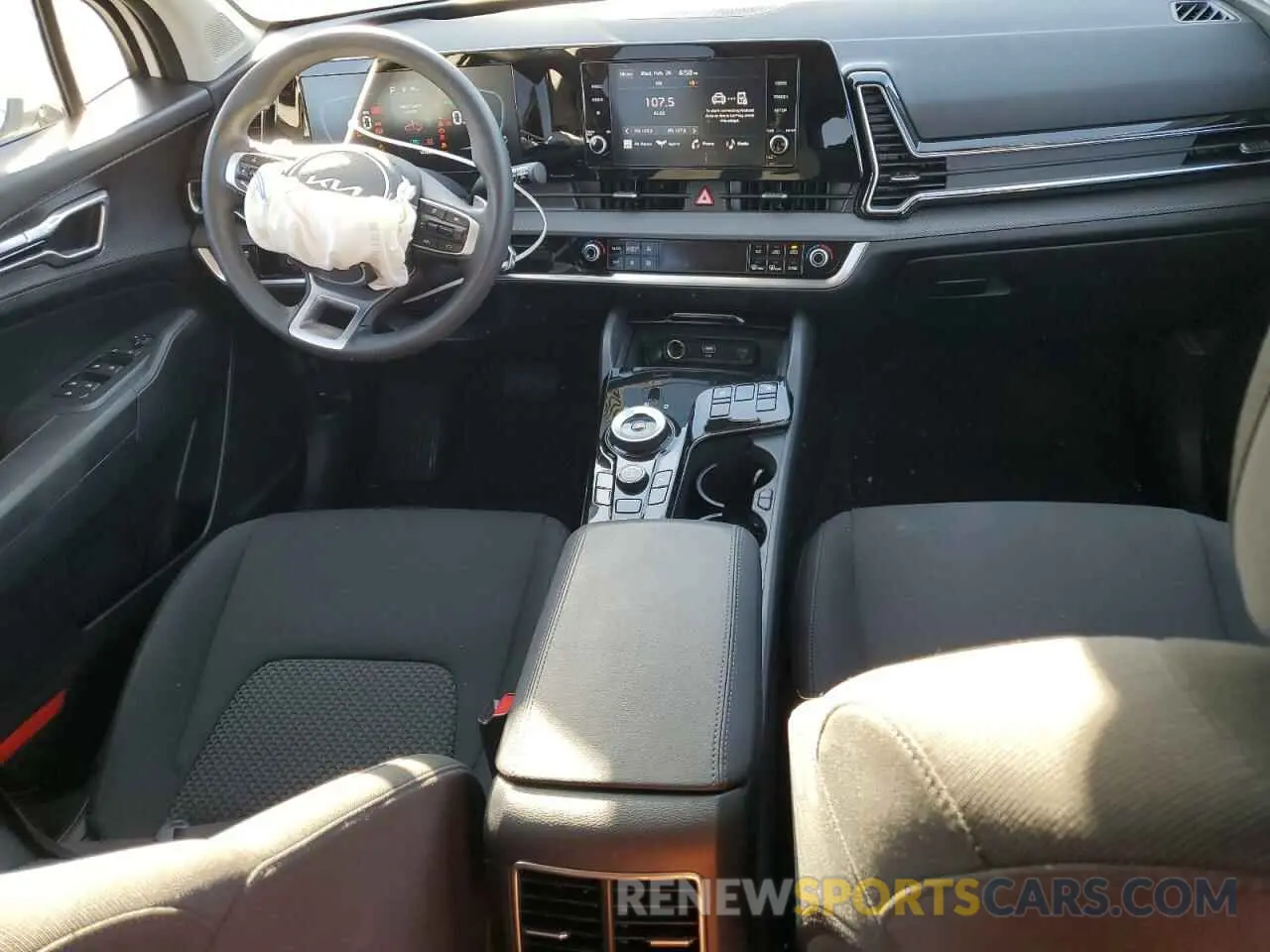8 fotografías del automóvil dañado KNDPUCDG0R7136483 KIA SPORTAGE 2024