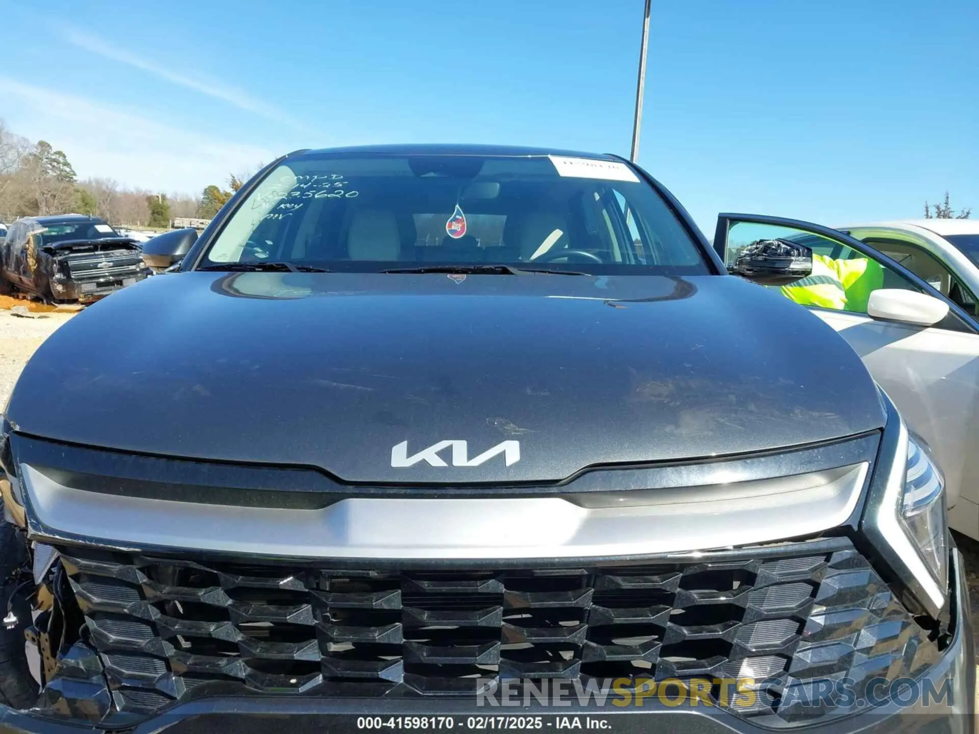 12 fotografías del automóvil dañado KNDPV3DF2R7235620 KIA SPORTAGE 2024
