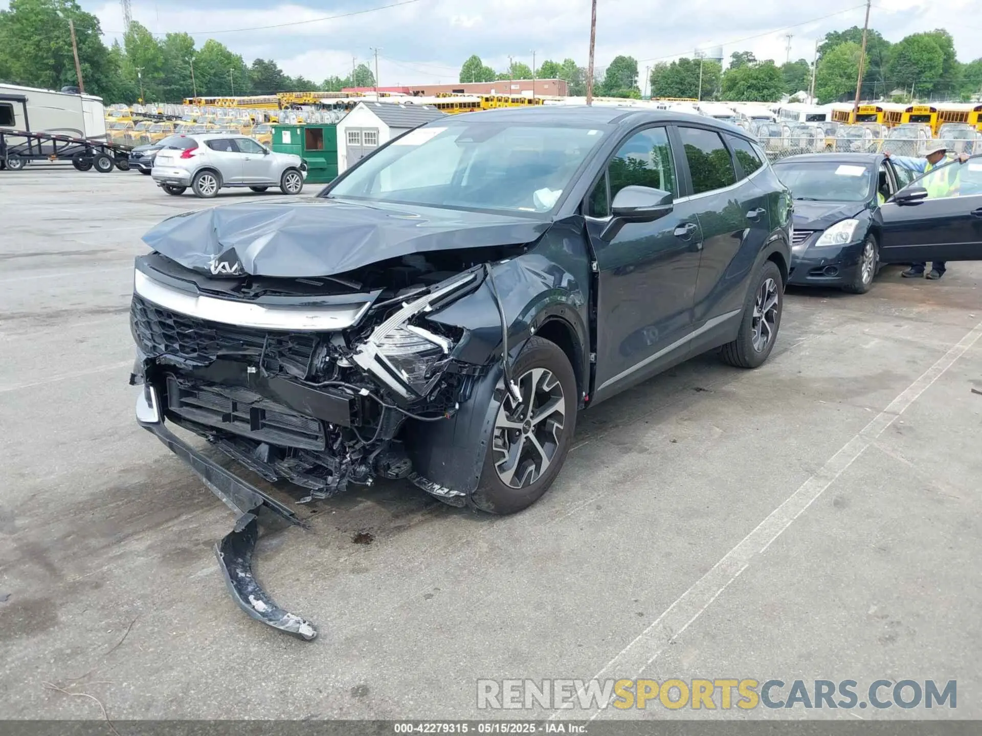 2 fotografías del automóvil dañado KNDPV3DF4R7293860 KIA SPORTAGE 2024