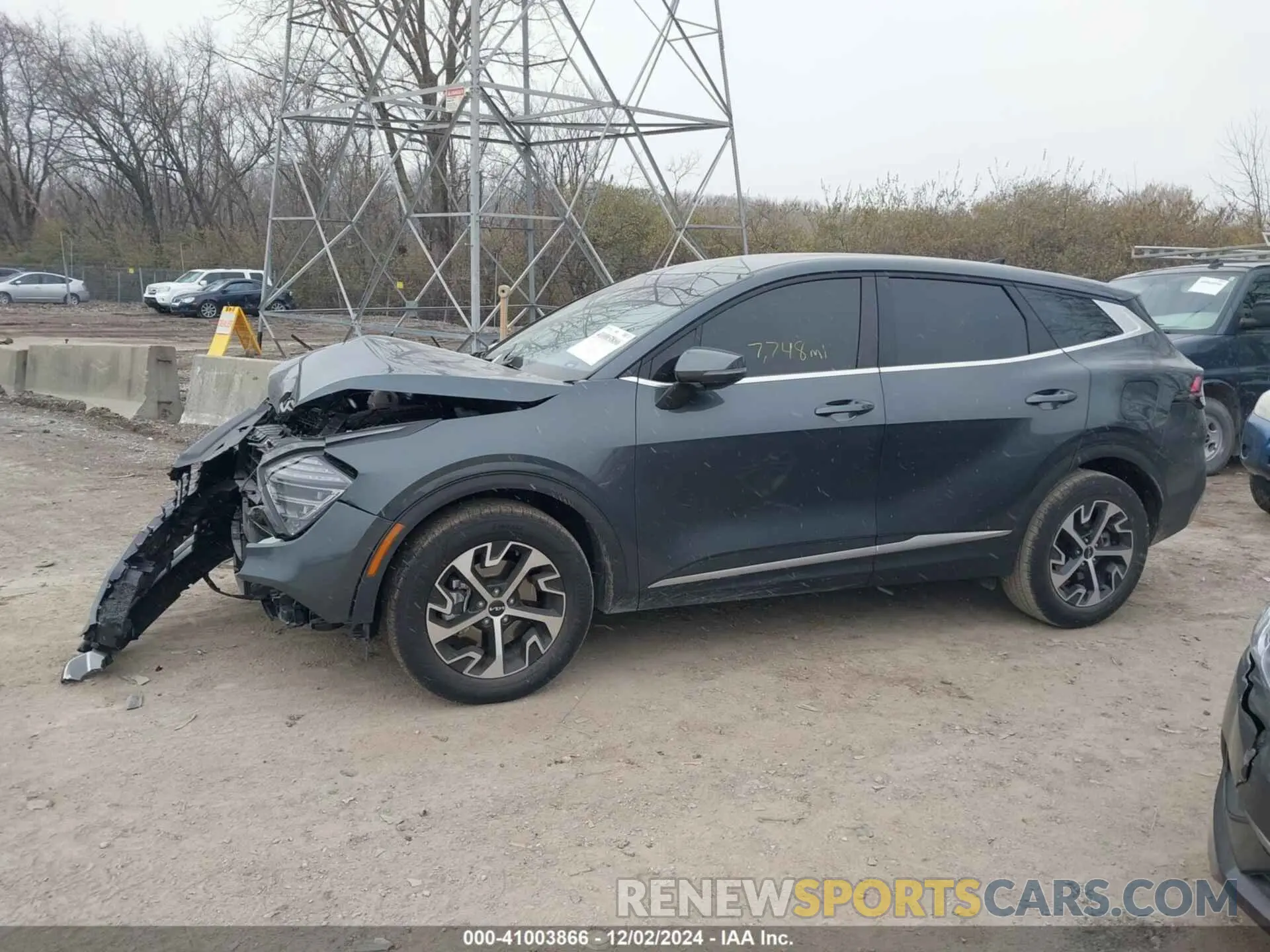 14 fotografías del automóvil dañado KNDPV3DF6R7292998 KIA SPORTAGE 2024