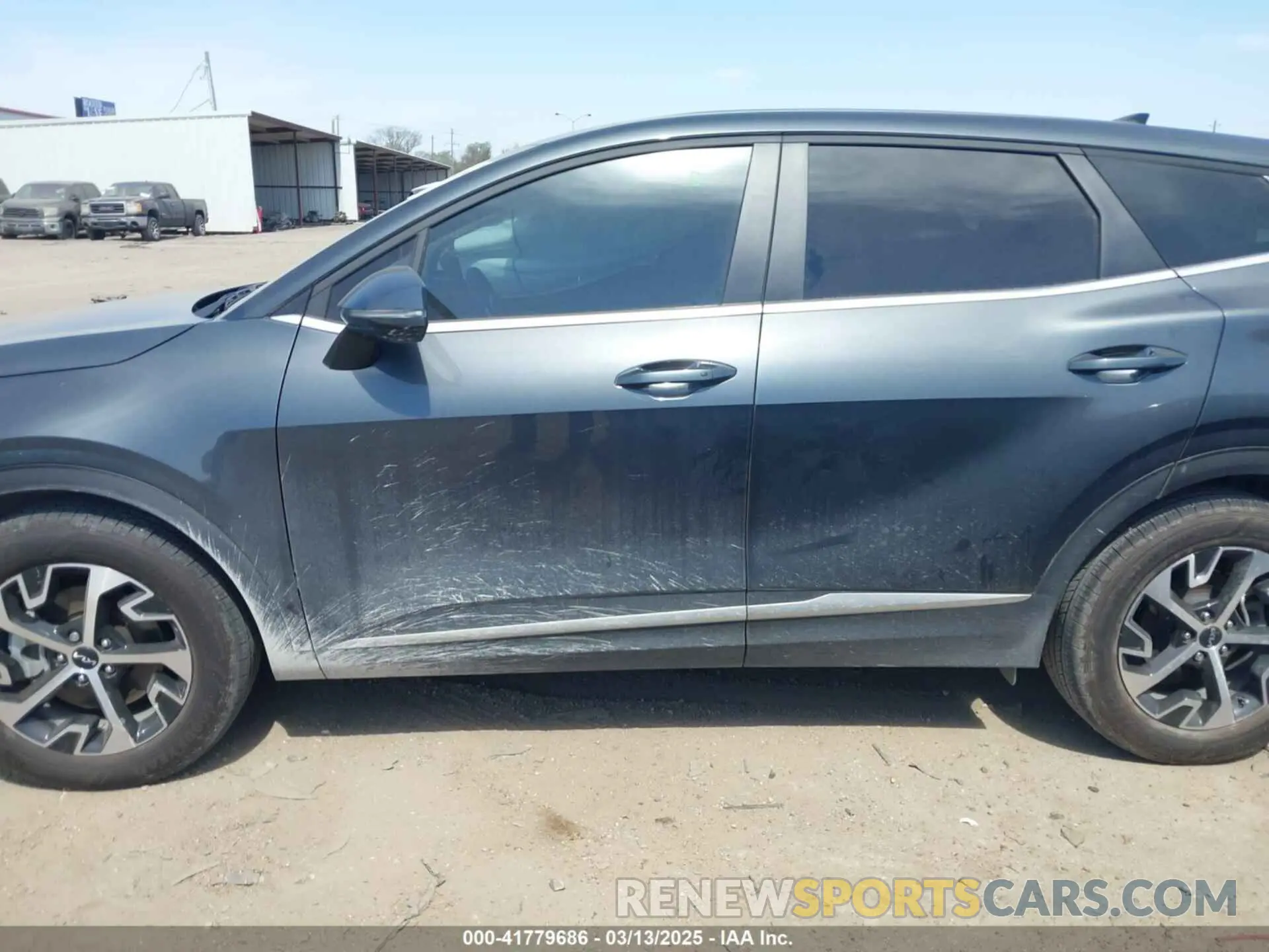 14 fotografías del automóvil dañado KNDPV3DF7R7243955 KIA SPORTAGE 2024