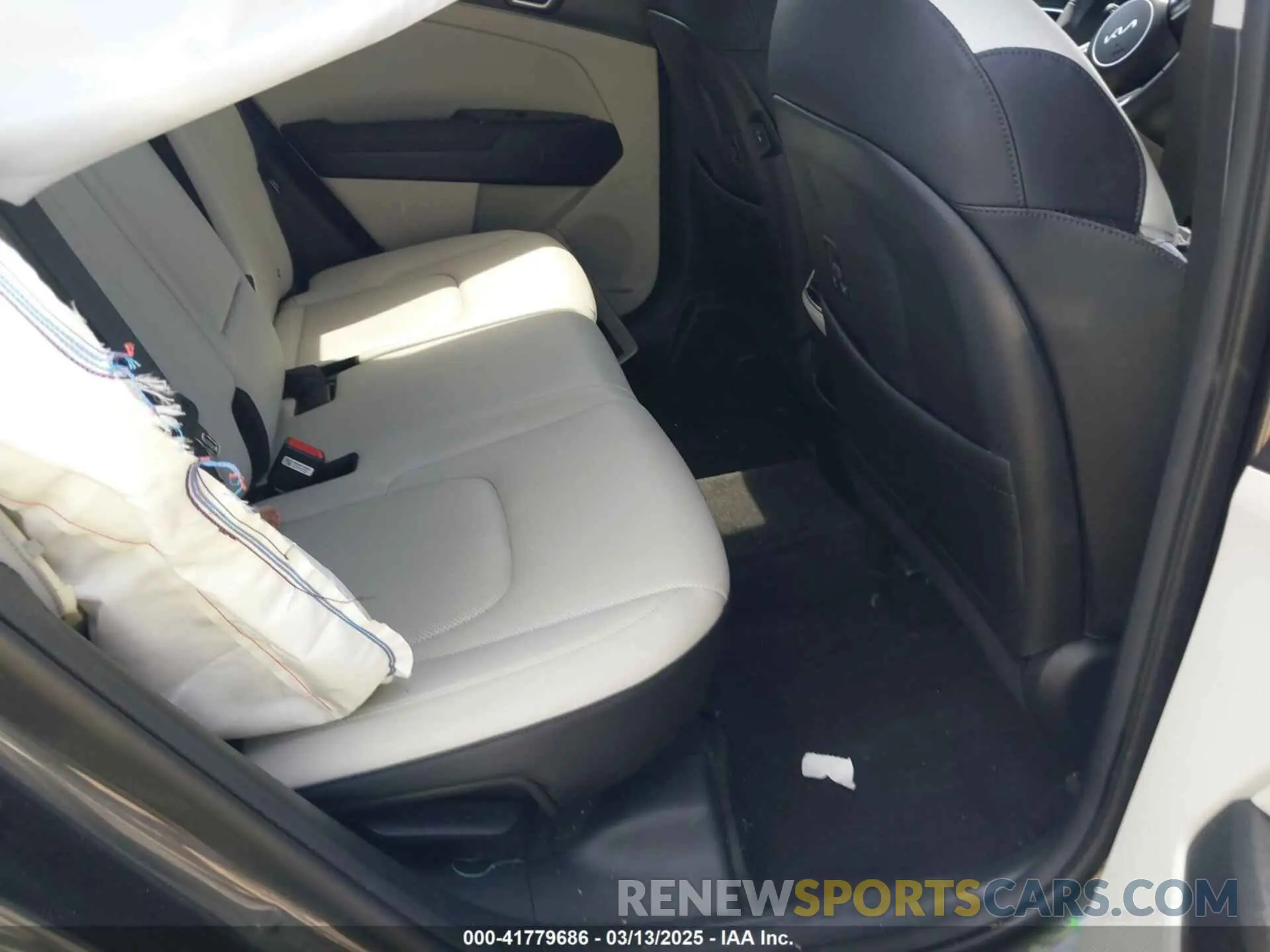8 fotografías del automóvil dañado KNDPV3DF7R7243955 KIA SPORTAGE 2024