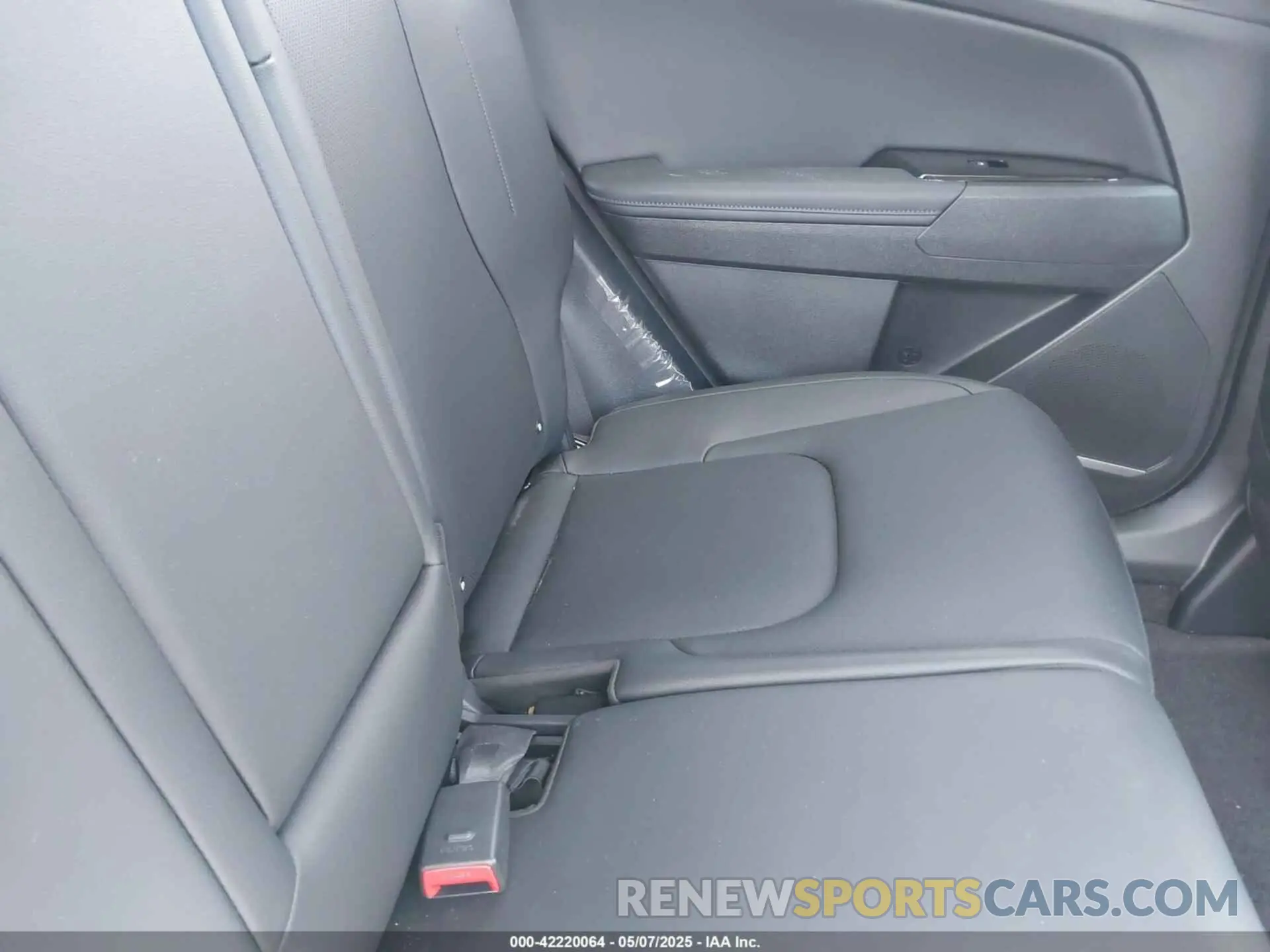8 fotografías del automóvil dañado KNDPV3DF8R7313690 KIA SPORTAGE 2024