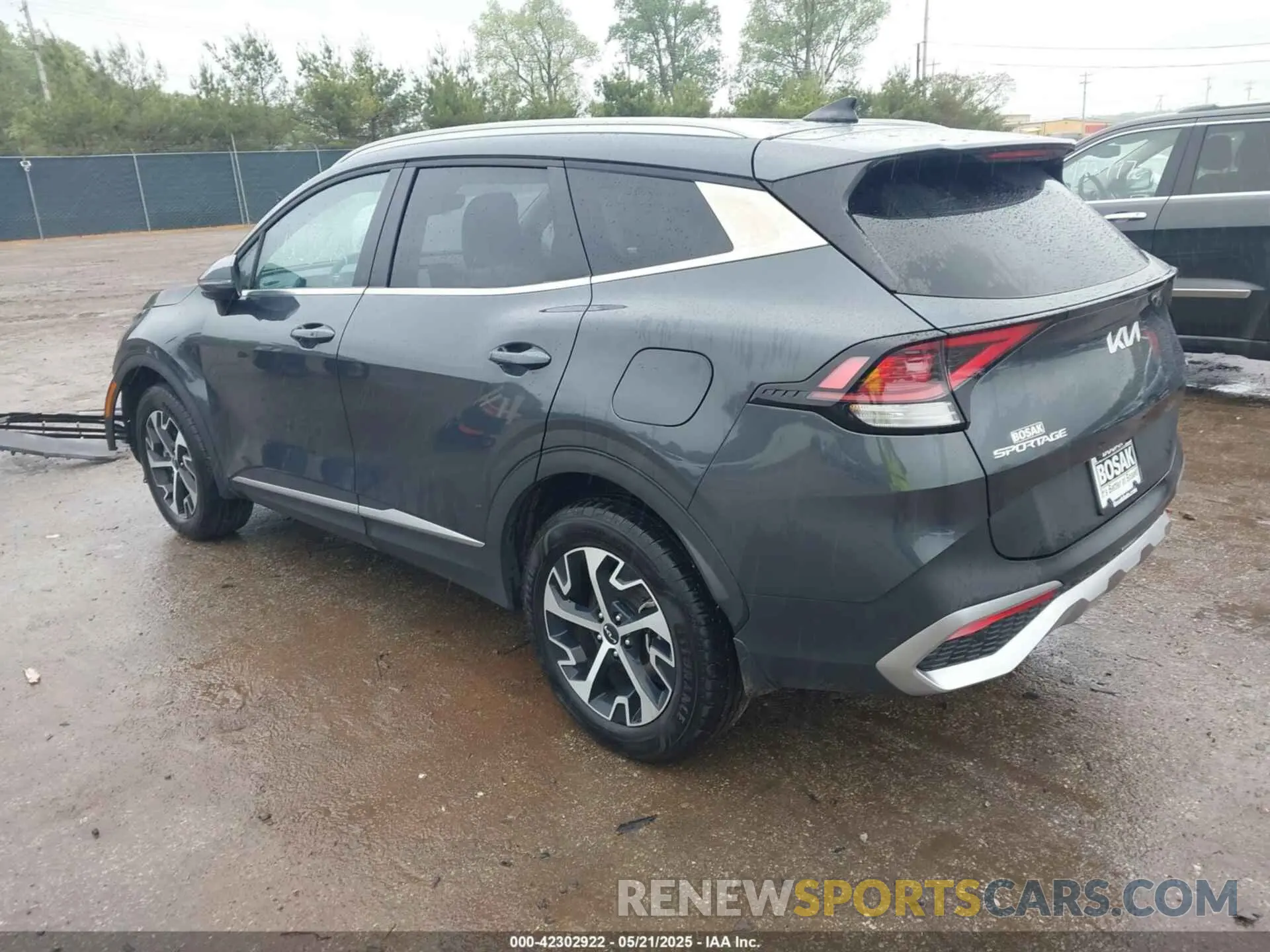 3 fotografías del automóvil dañado KNDPVCDF0R7216970 KIA SPORTAGE 2024