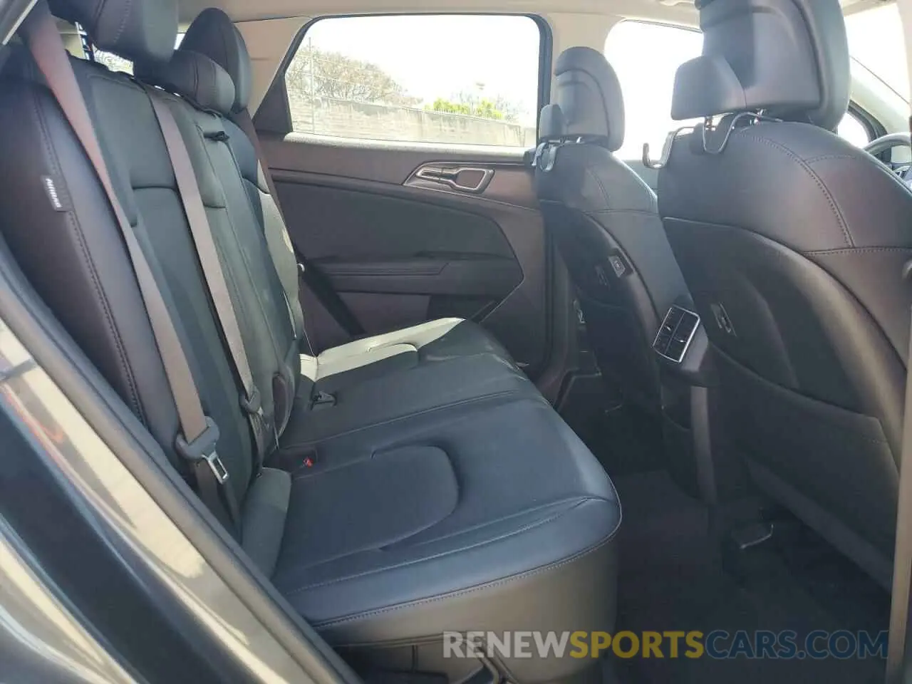 12 fotografías del automóvil dañado KNDPVCDG7R7125249 KIA SPORTAGE 2024