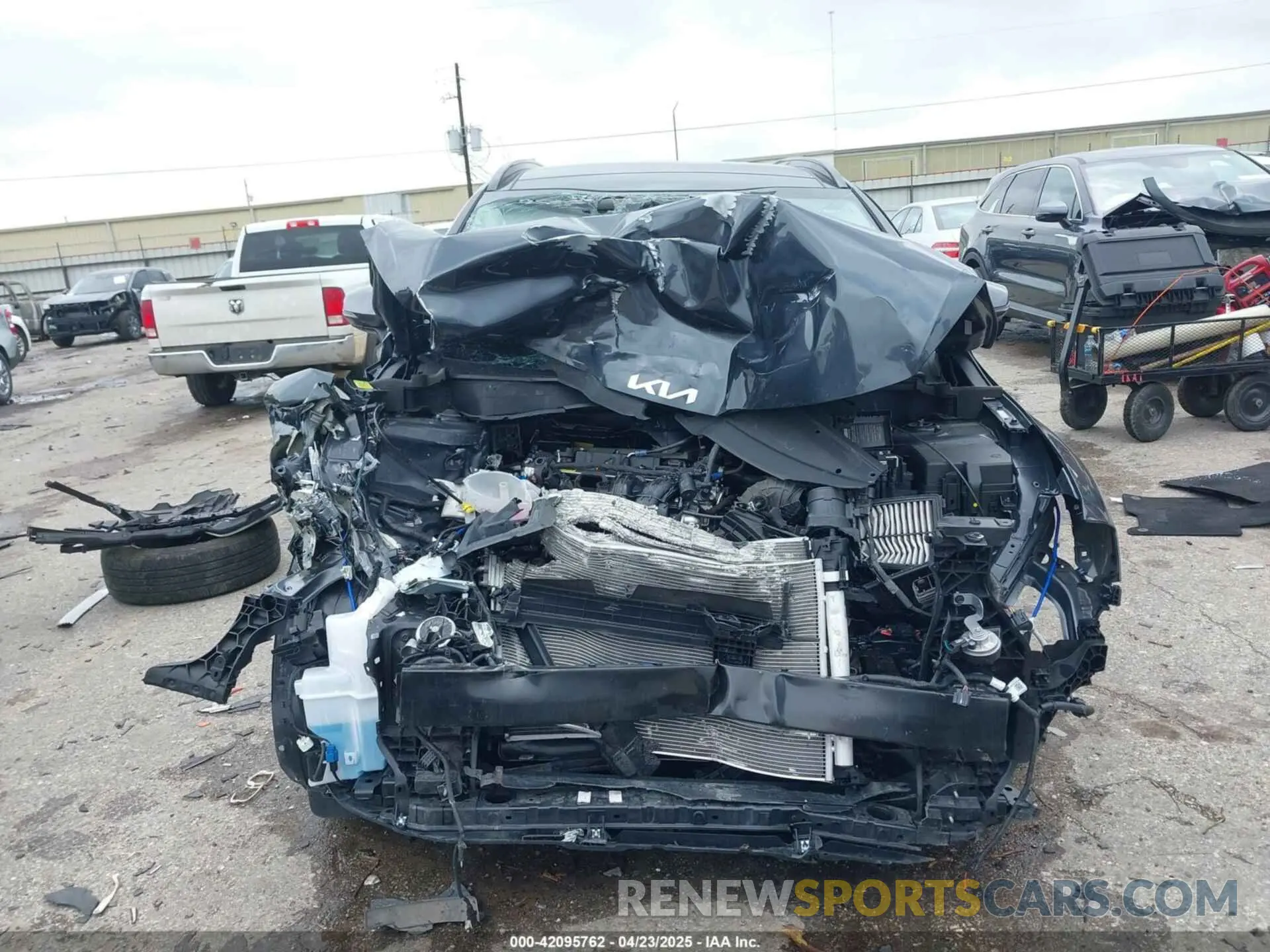 12 fotografías del automóvil dañado 5XJK33DF4SG241329 KIA SPORTAGE 2025