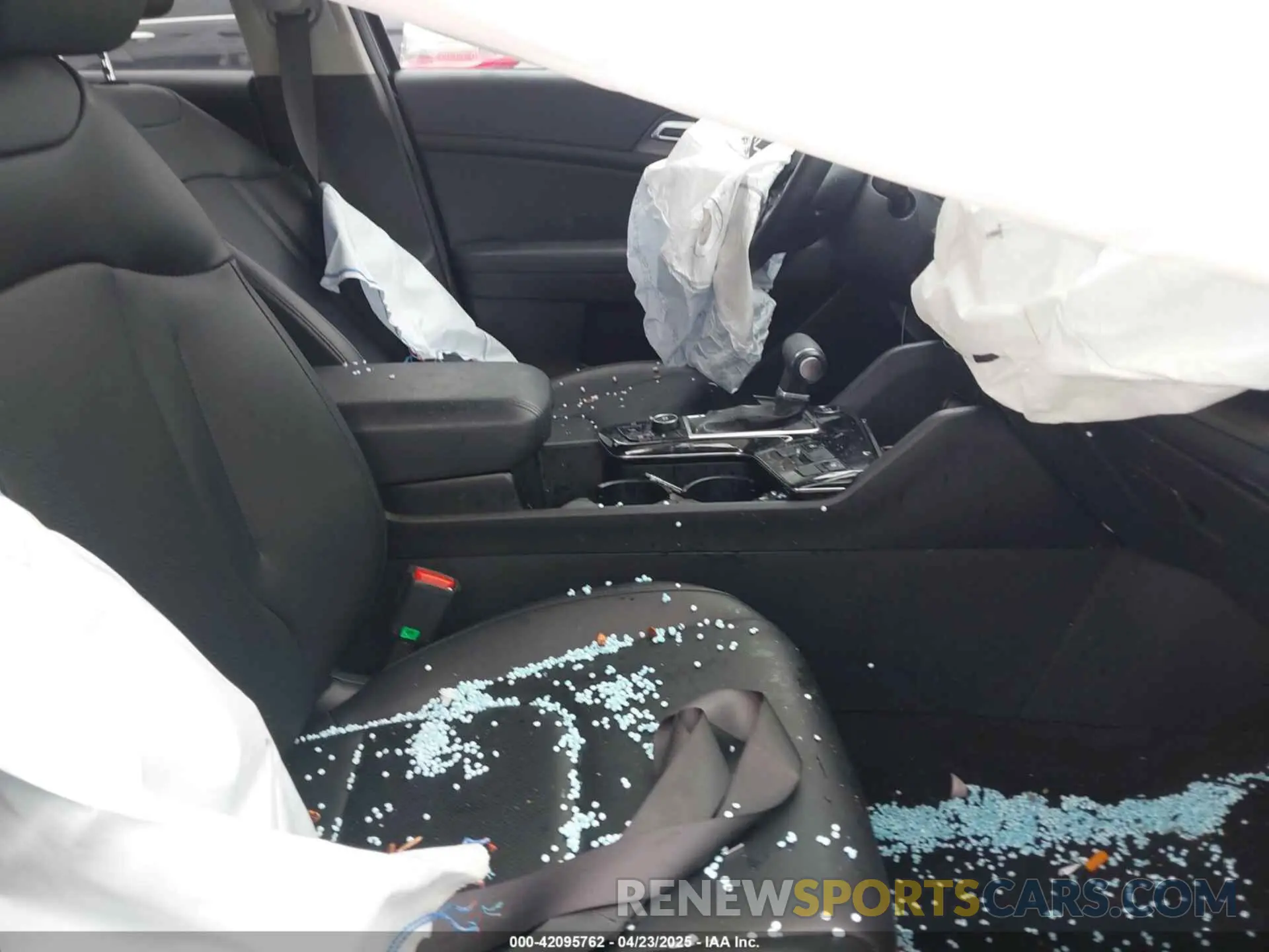 5 fotografías del automóvil dañado 5XJK33DF4SG241329 KIA SPORTAGE 2025