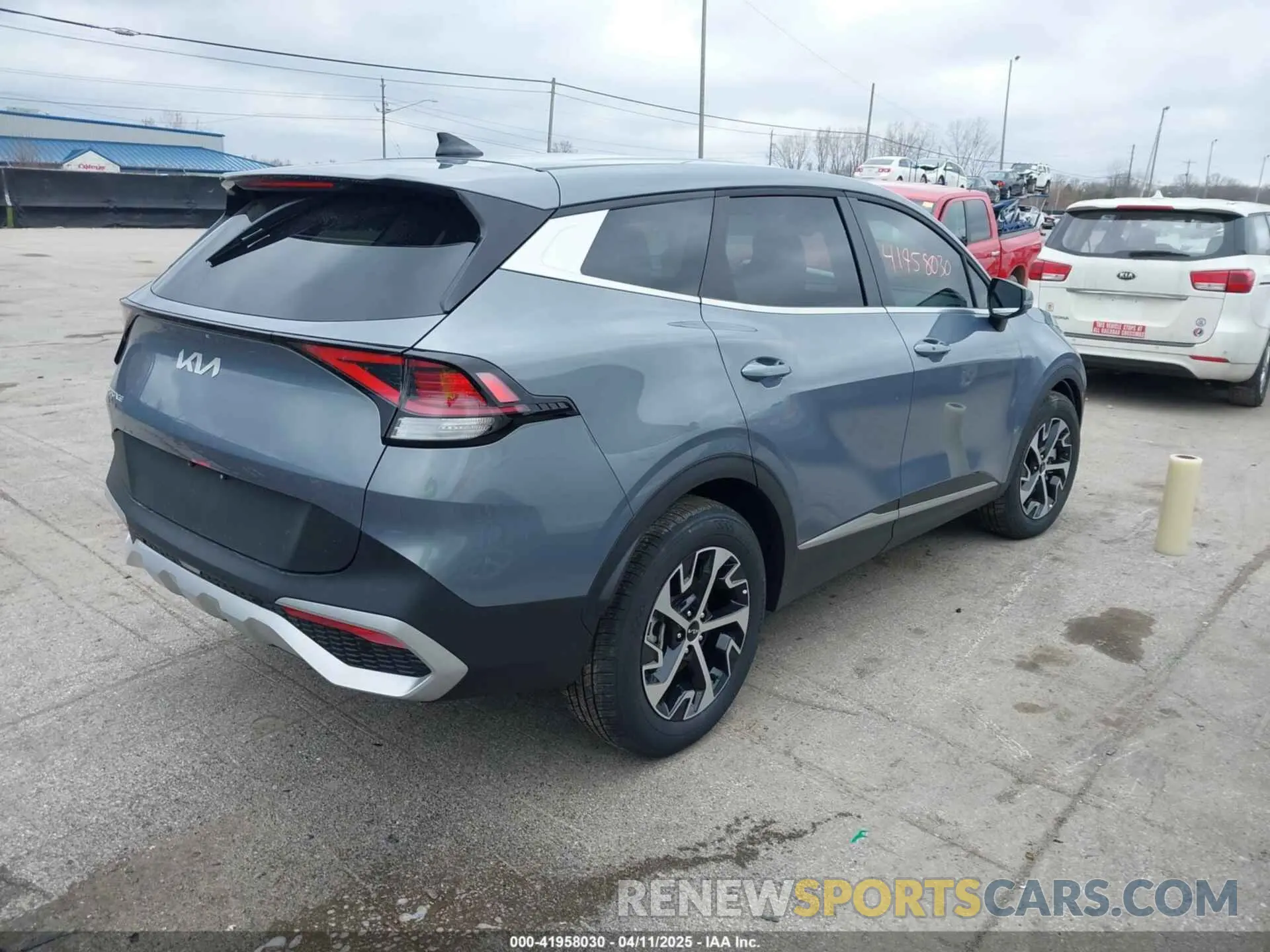 4 fotografías del automóvil dañado 5XYK33DF0SG256393 KIA SPORTAGE 2025