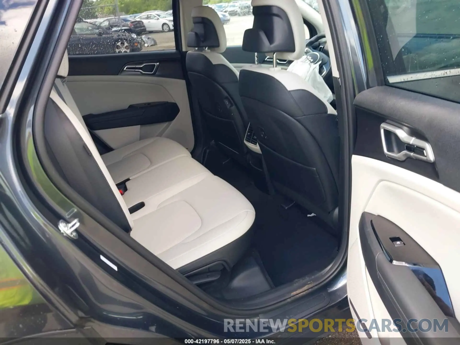 8 fotografías del automóvil dañado 5XYK33DF4SG235160 KIA SPORTAGE 2025