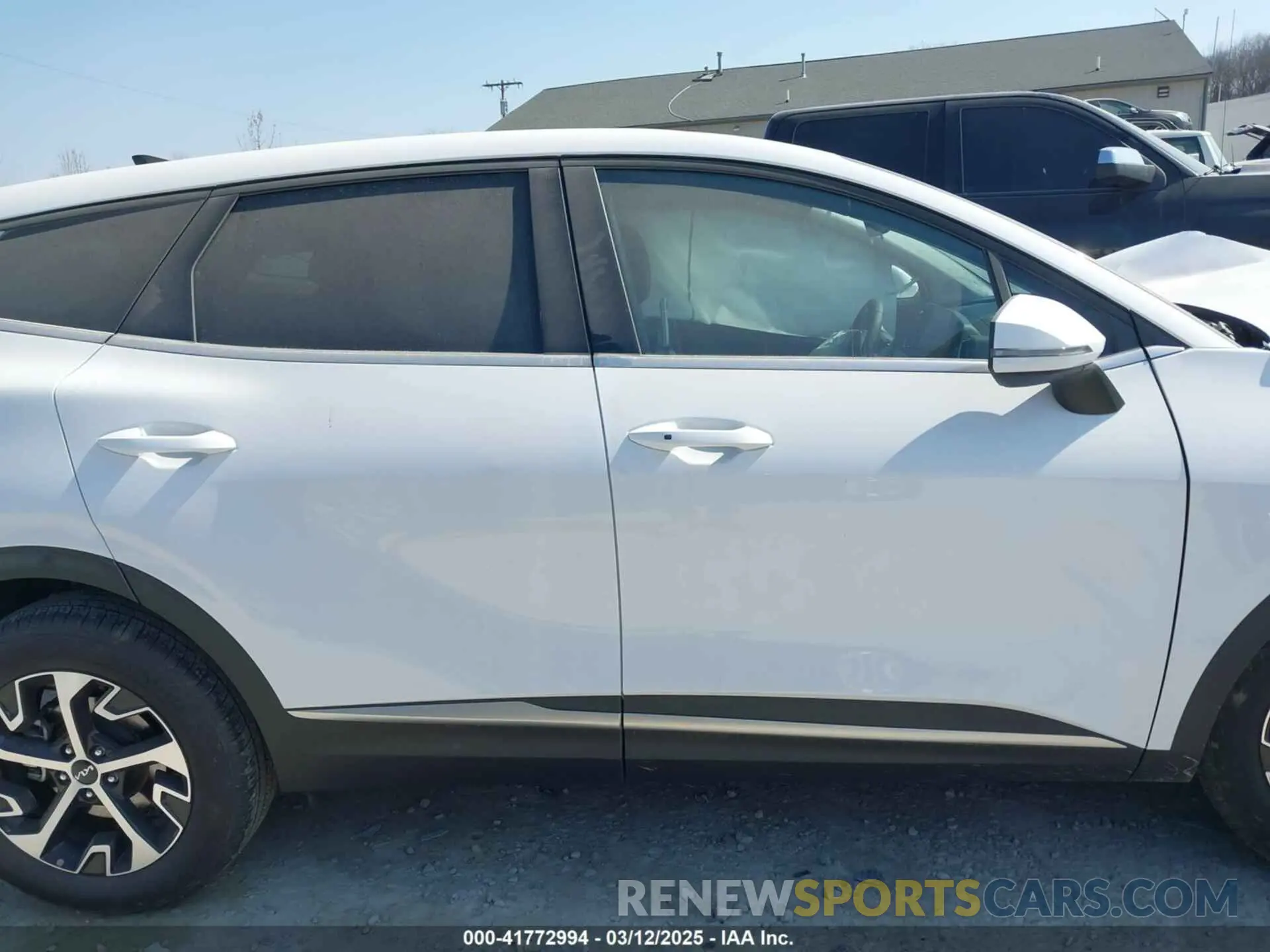 13 fotografías del automóvil dañado 5XYK33DF4SG269101 KIA SPORTAGE 2025