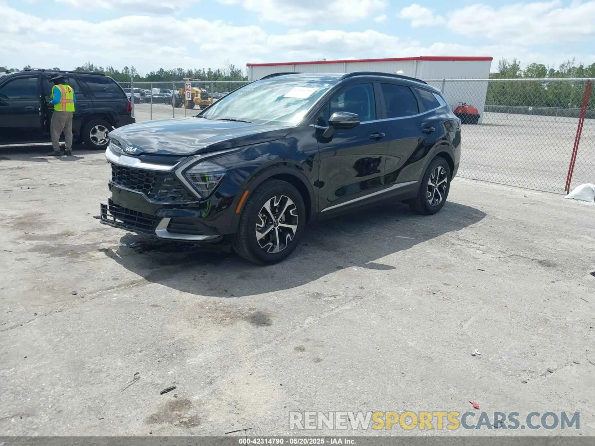 2 fotografías del automóvil dañado 5XYK33DF4SG319012 KIA SPORTAGE 2025