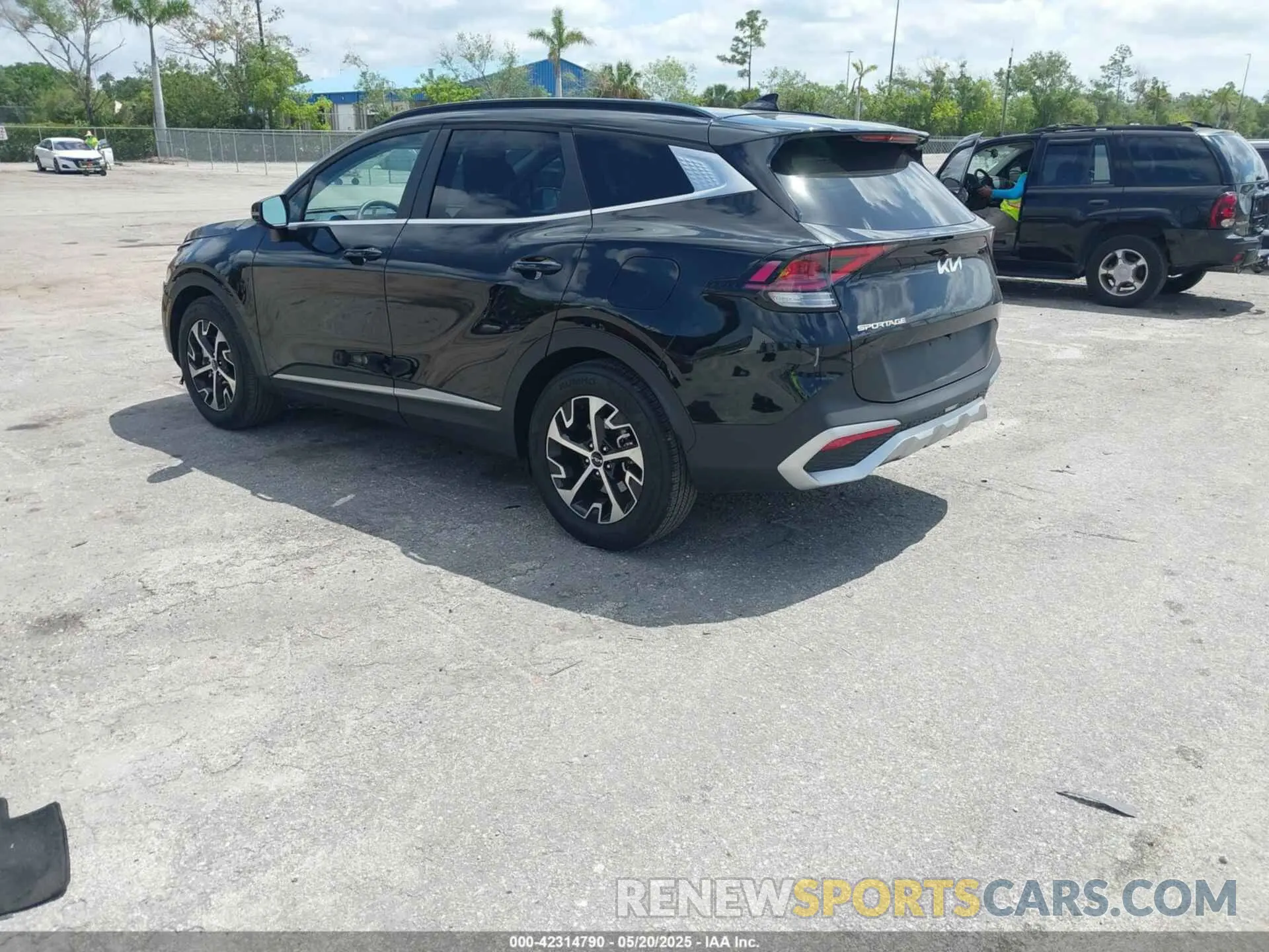 3 fotografías del automóvil dañado 5XYK33DF4SG319012 KIA SPORTAGE 2025