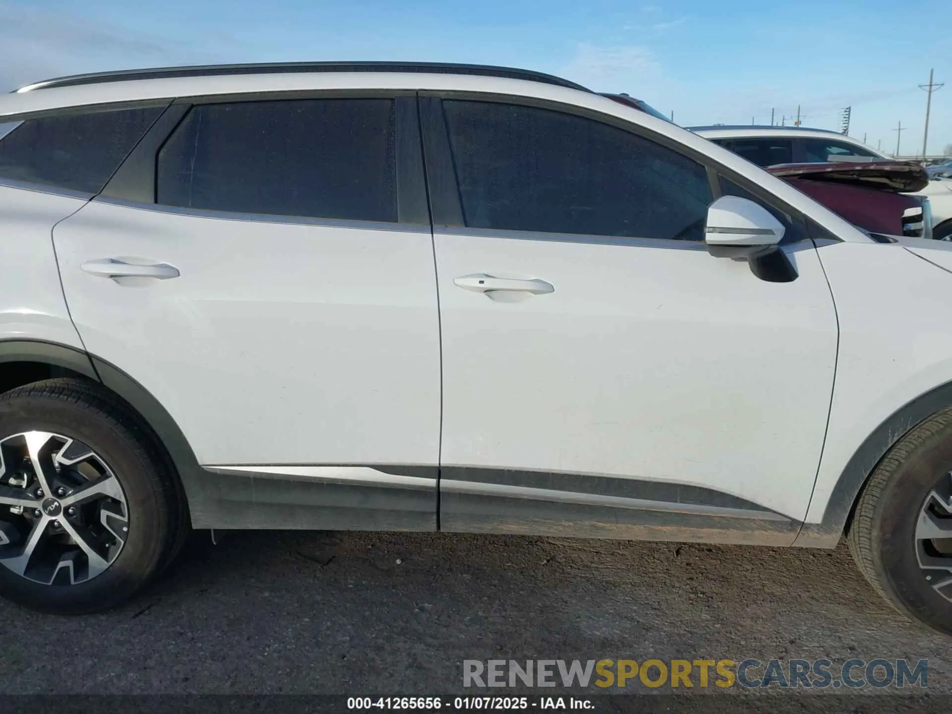 14 fotografías del automóvil dañado 5XYK33DF6SG242174 KIA SPORTAGE 2025