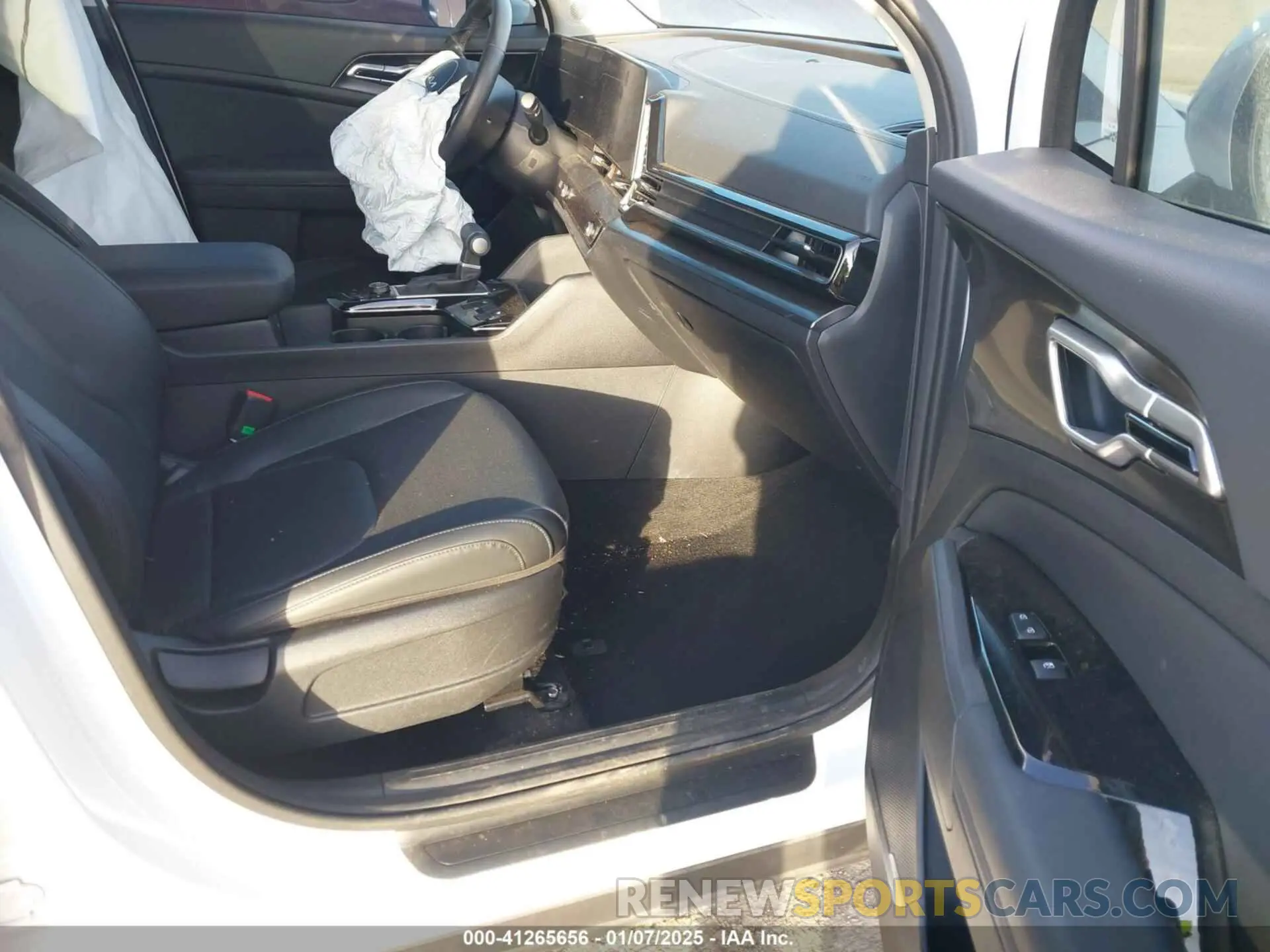 5 fotografías del automóvil dañado 5XYK33DF6SG242174 KIA SPORTAGE 2025