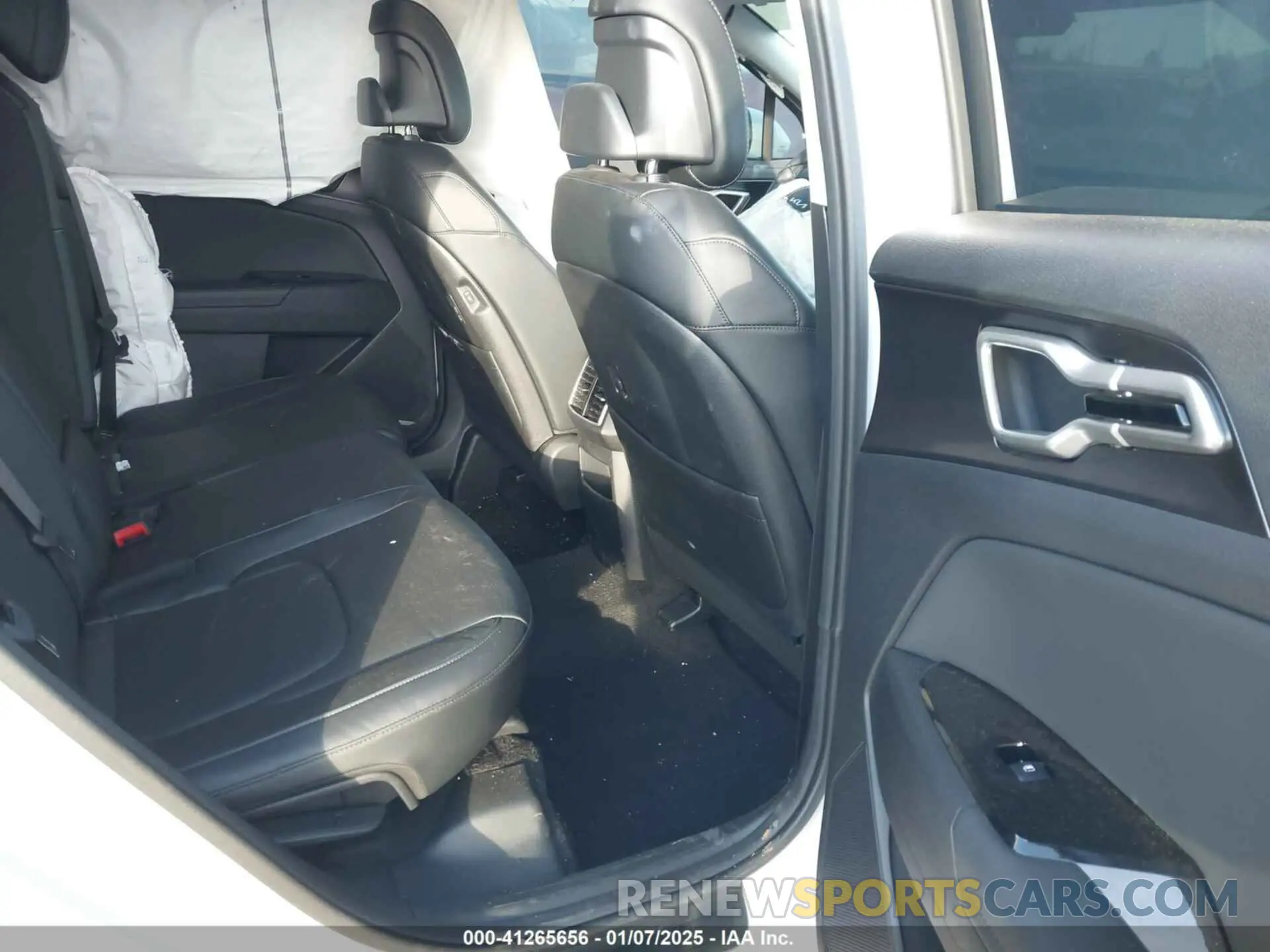 8 fotografías del automóvil dañado 5XYK33DF6SG242174 KIA SPORTAGE 2025